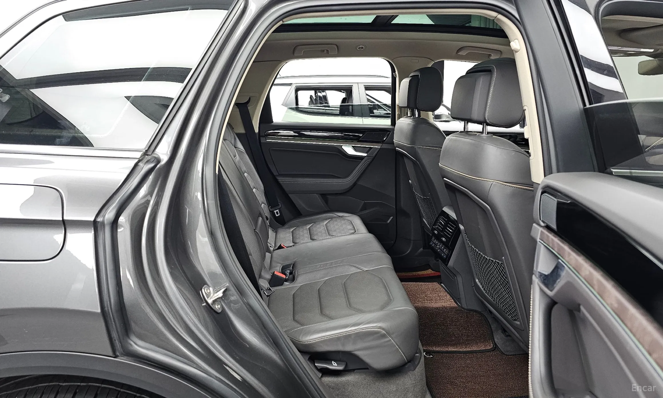 Volkswagen Touareg 3rd Generation превью 12