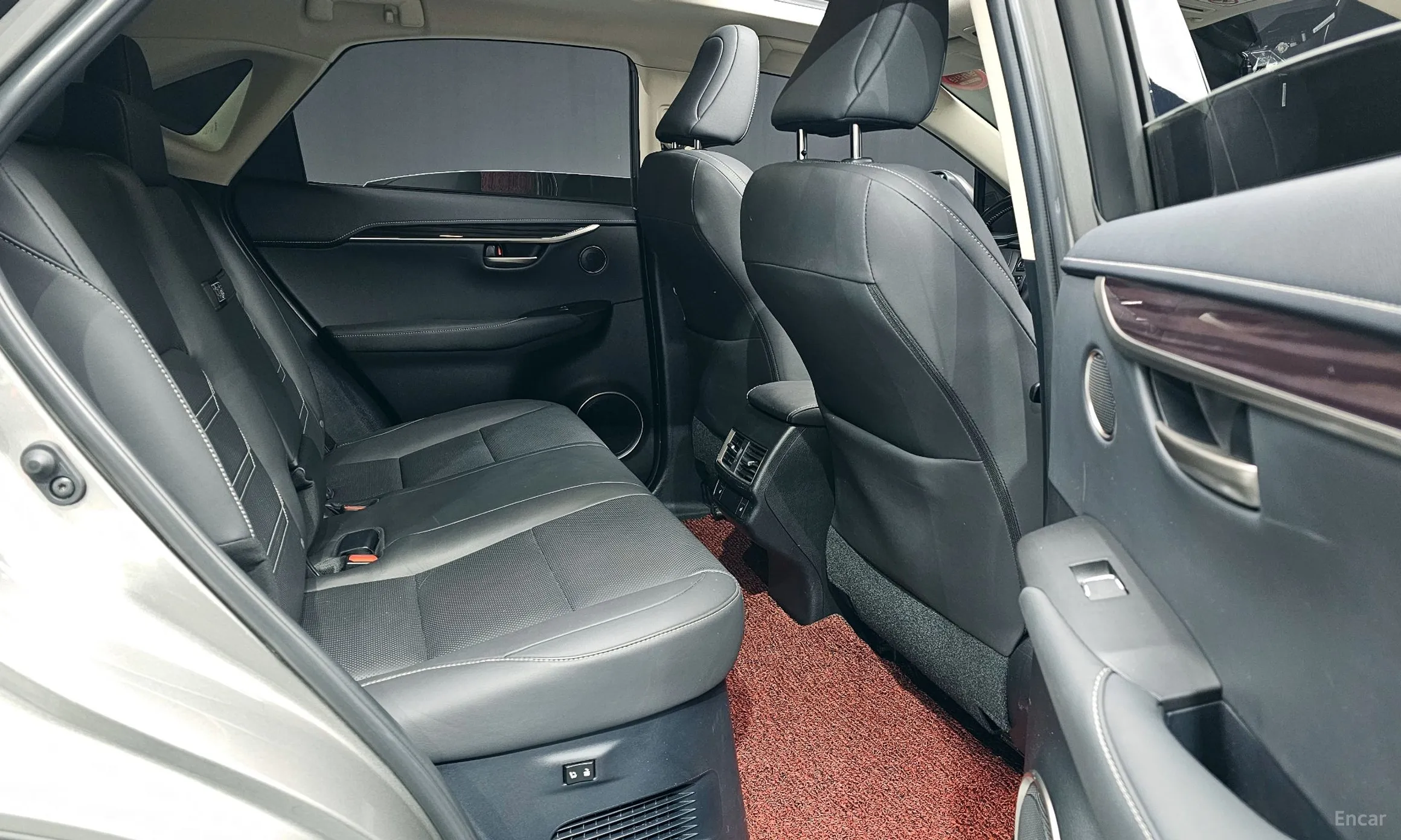 Lexus NX300h превью 11