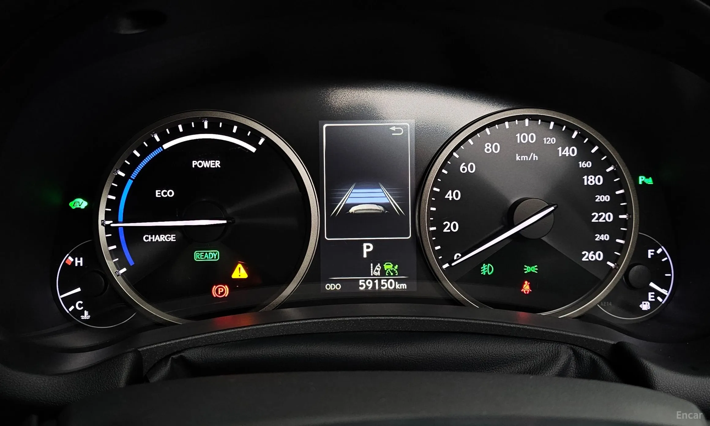 Lexus NX300h превью 8