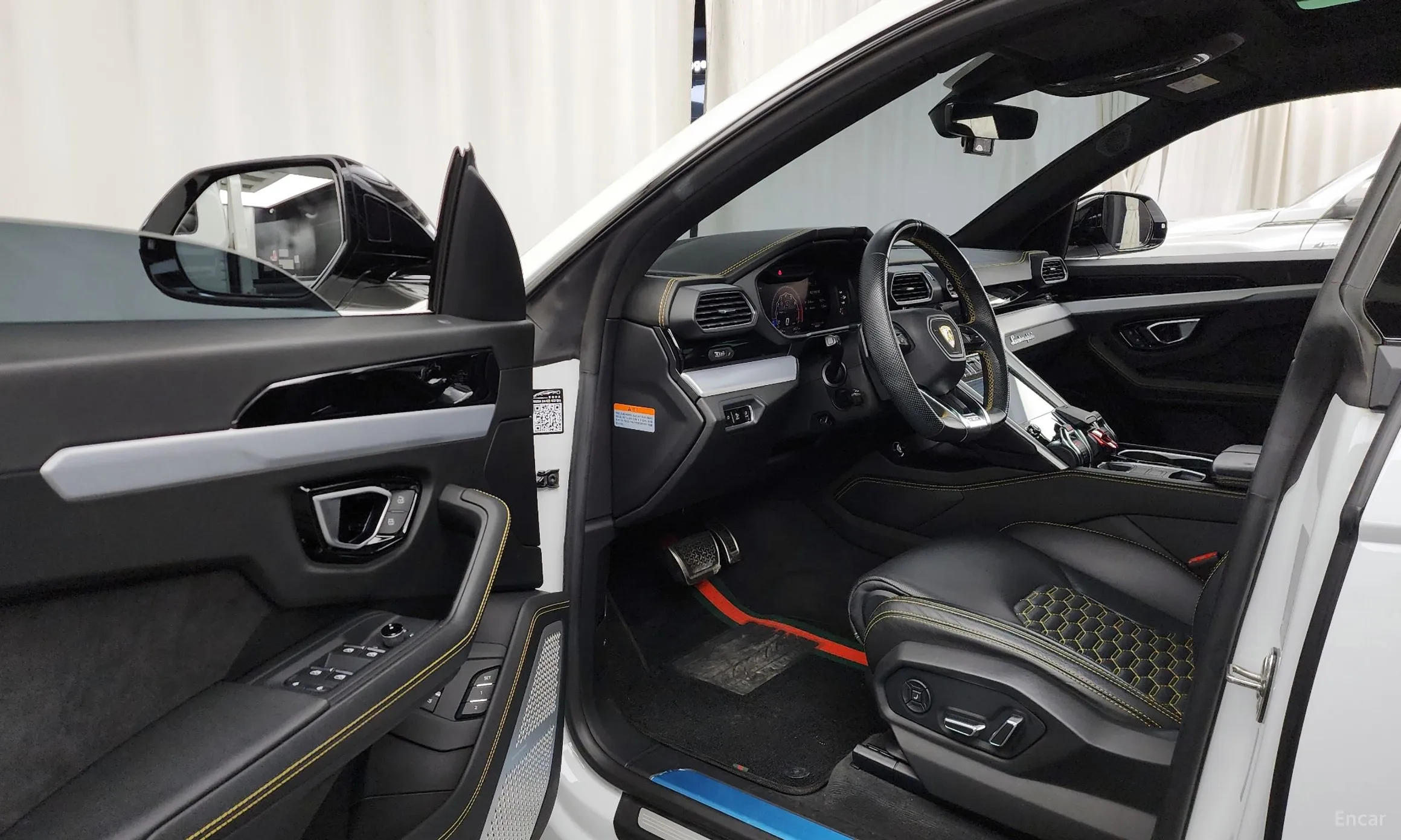 Lamborghini Urus превью 10