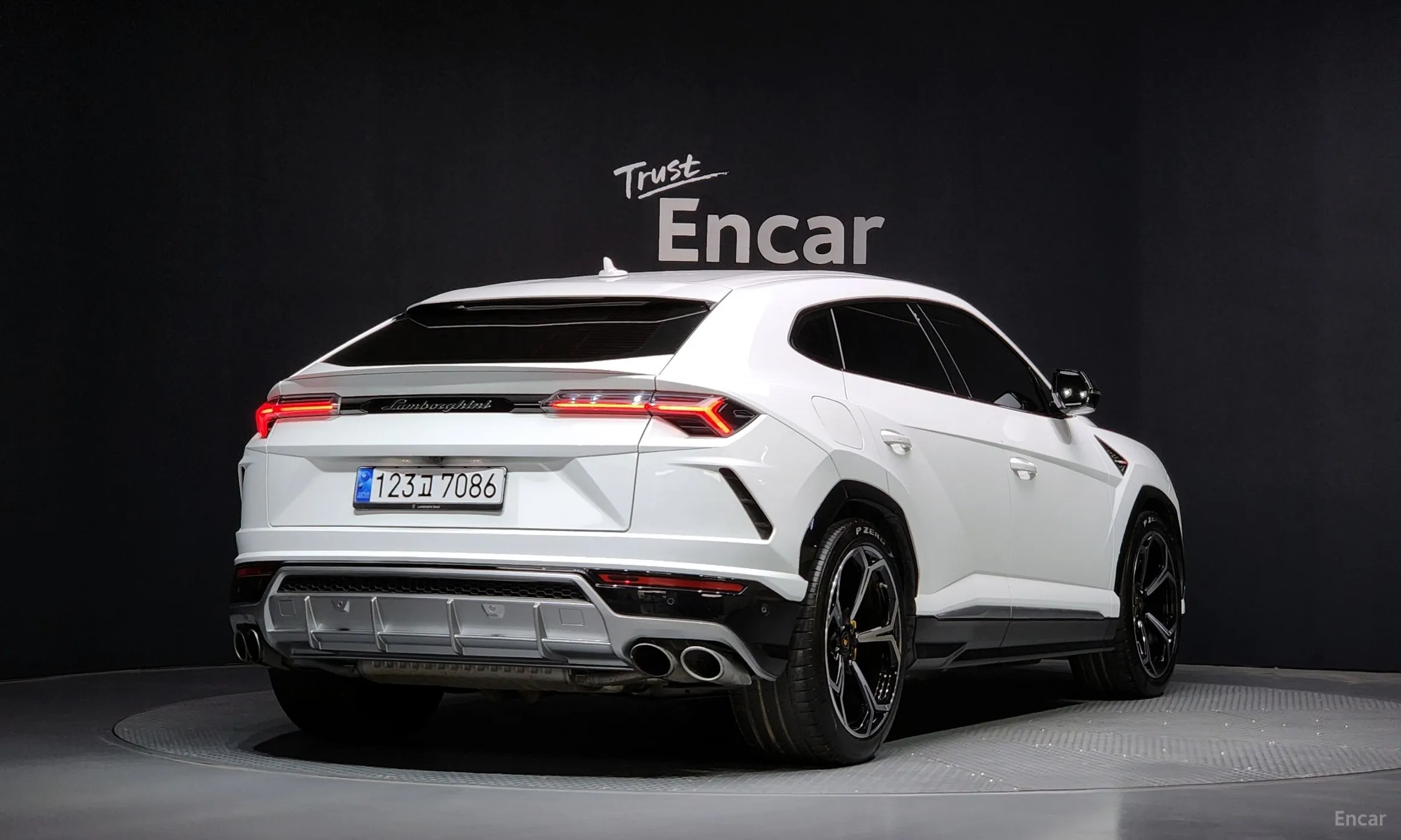 Lamborghini Urus превью 2