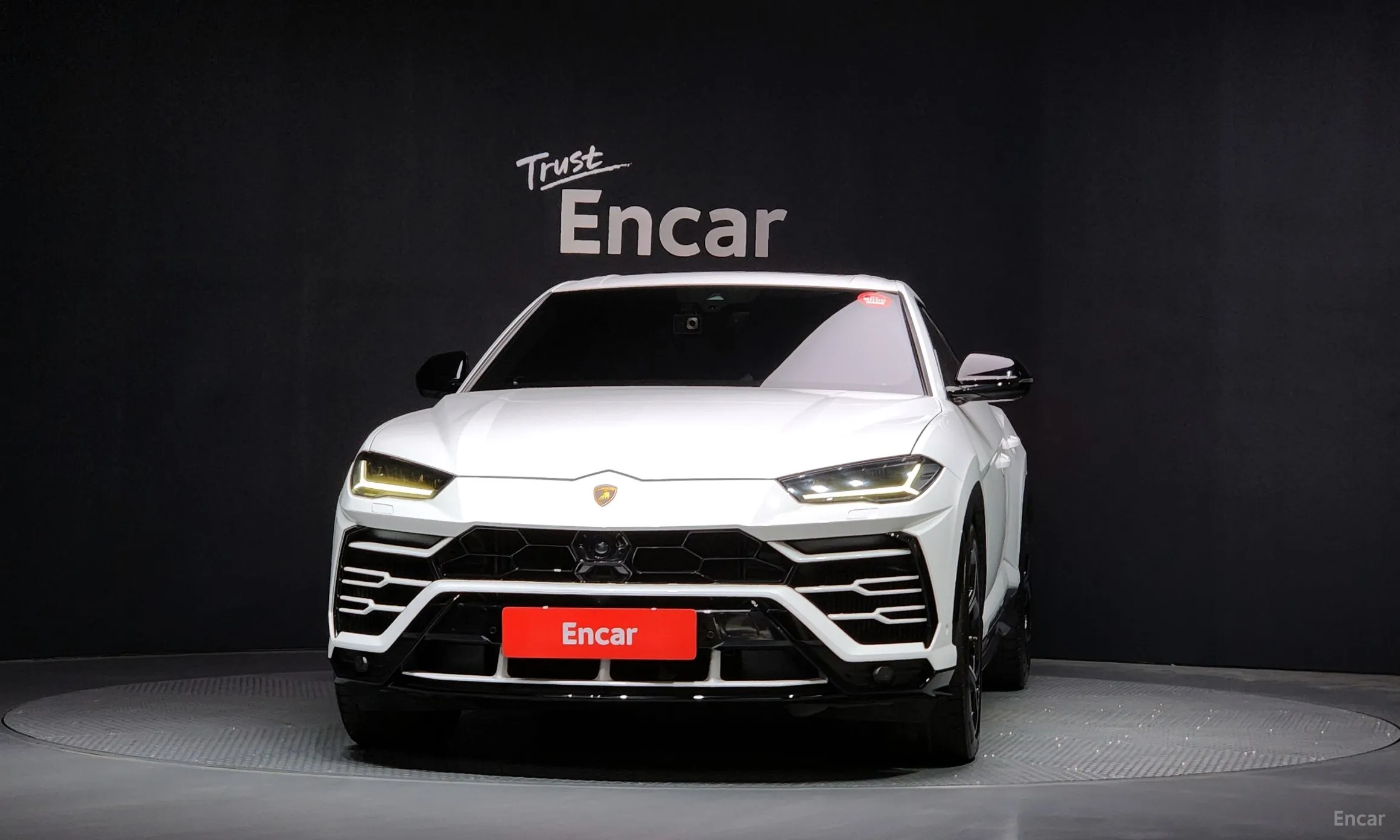 Lamborghini Urus превью 3