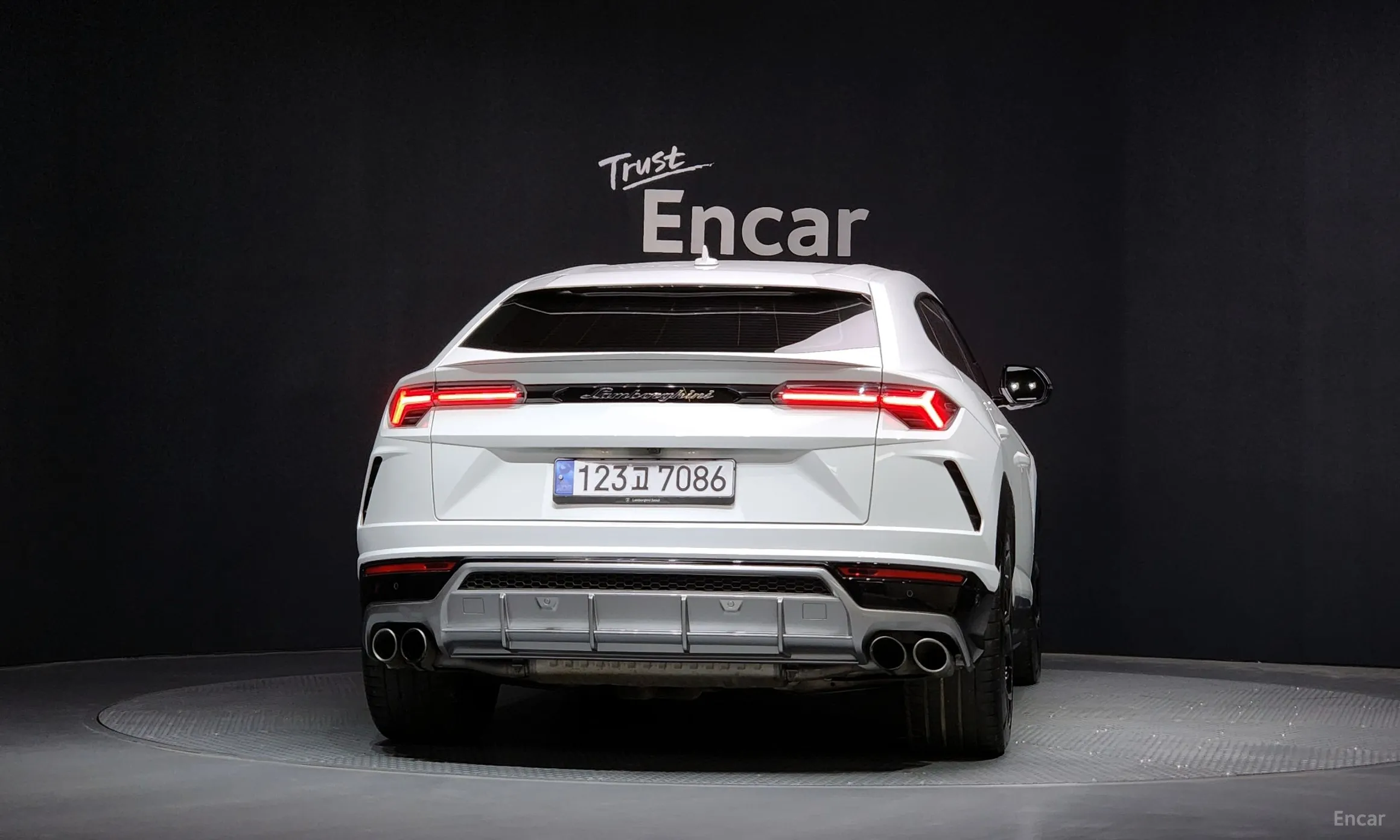 Lamborghini Urus превью 4