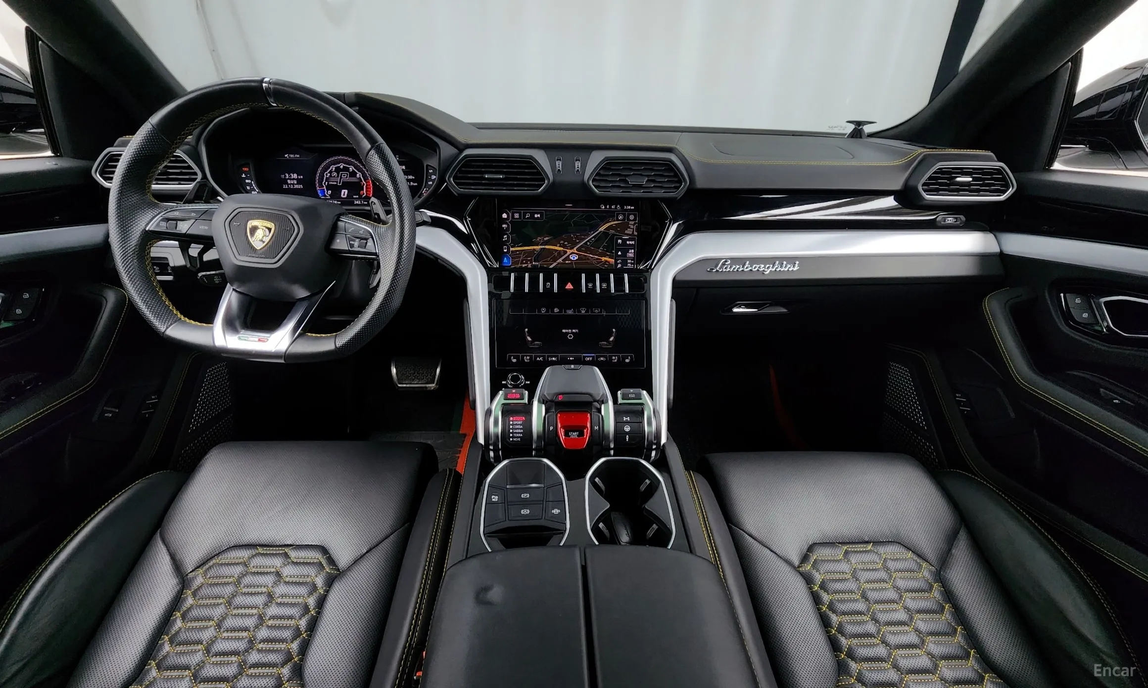 Lamborghini Urus превью 7