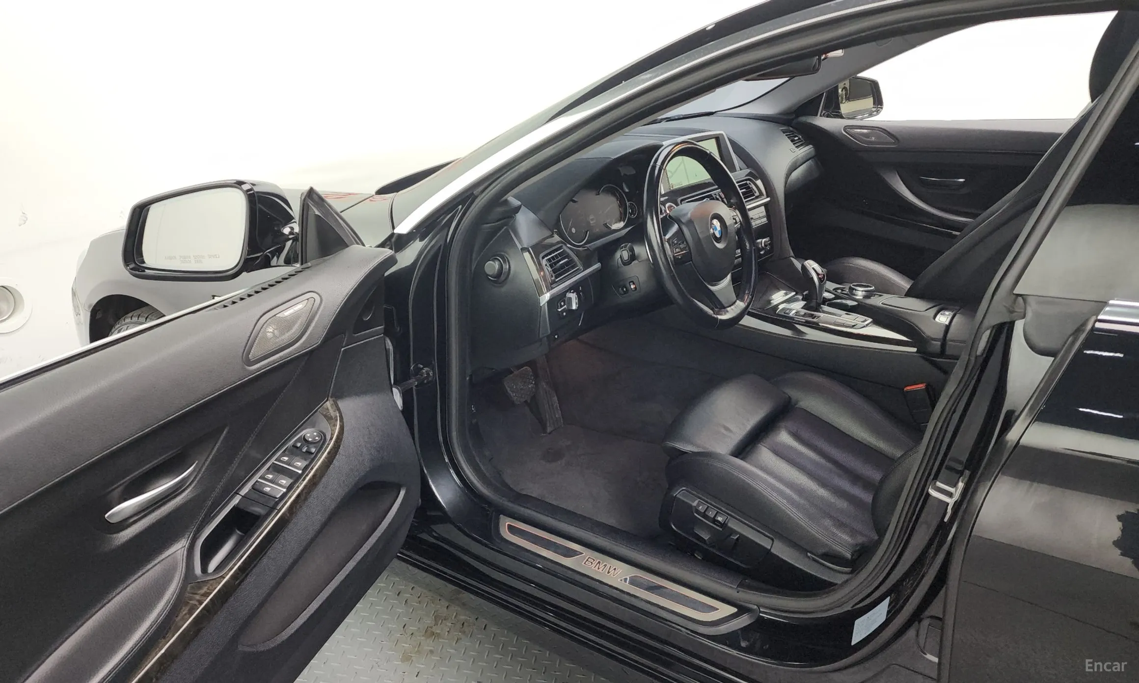 BMW 6 Series (F12) превью 10
