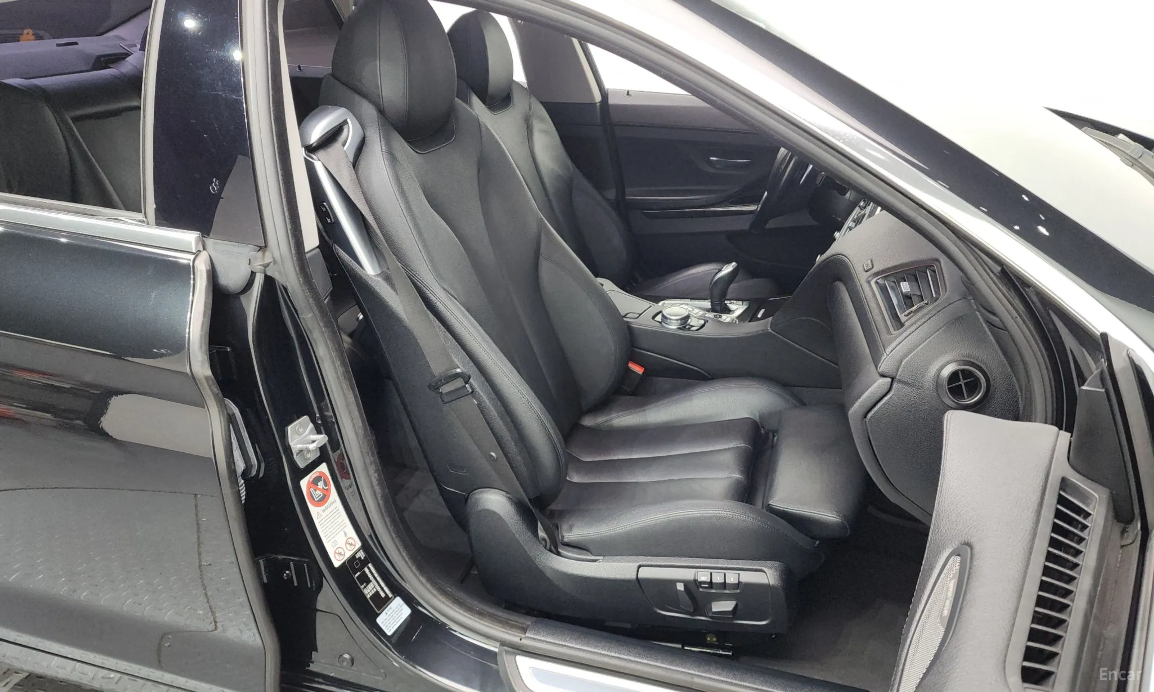 BMW 6 Series (F12) превью 11