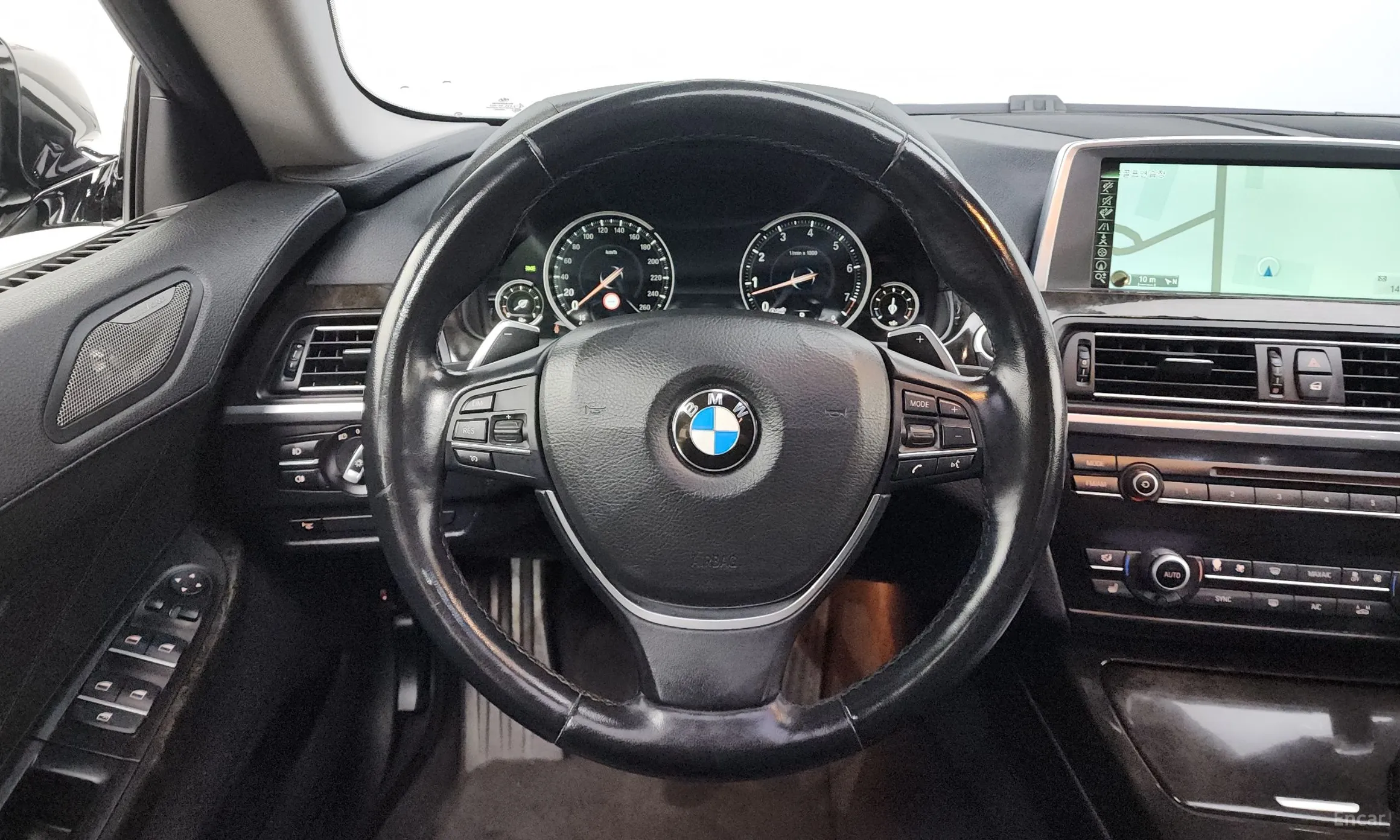 BMW 6 Series (F12) превью 13