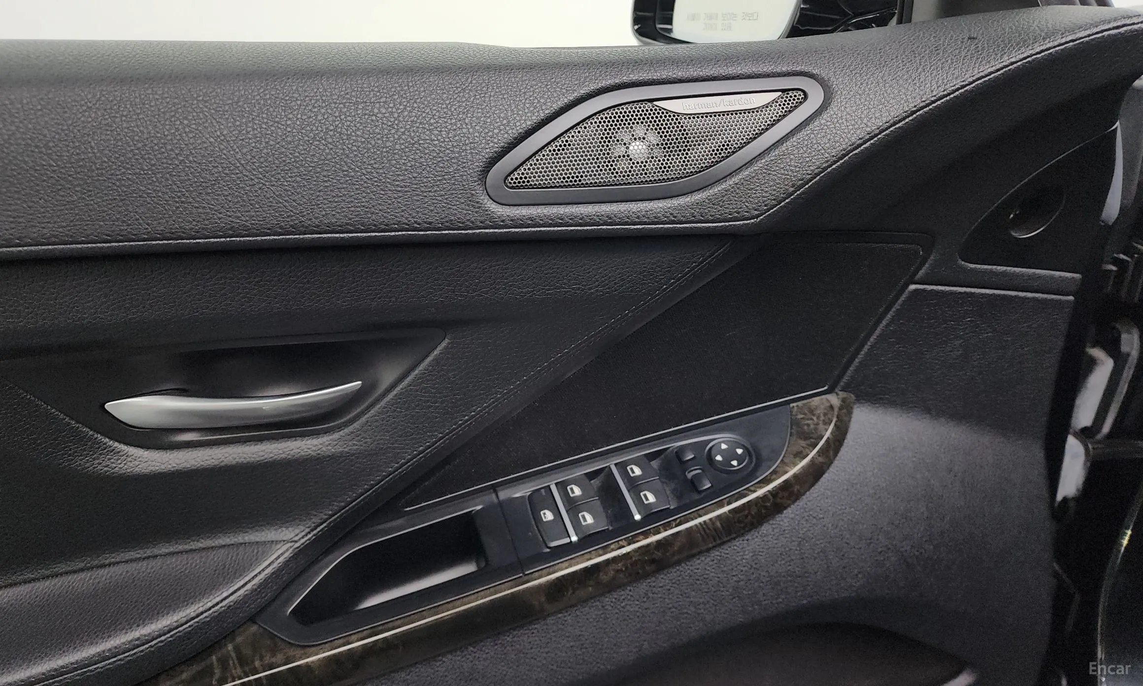 BMW 6 Series (F12) превью 17