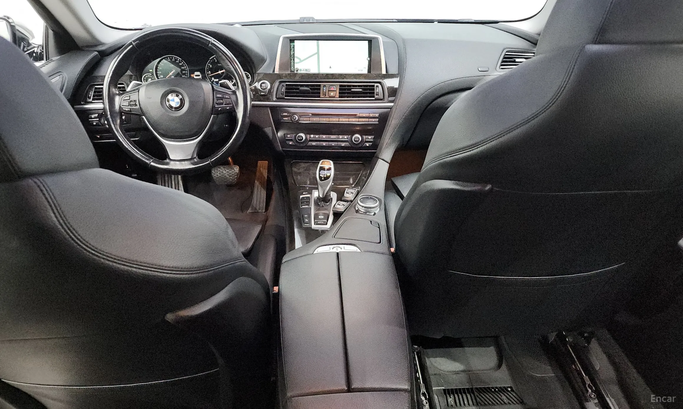 BMW 6 Series (F12) превью 7
