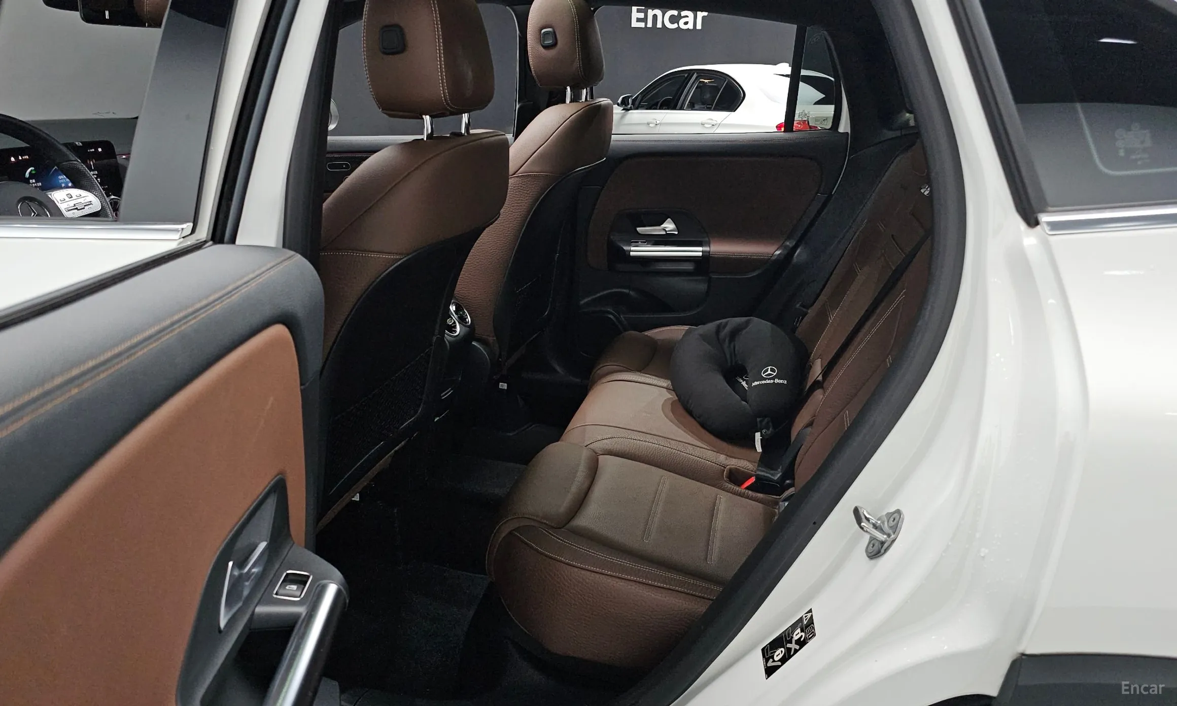 Mercedes Benz GLA-Class H247 превью 12