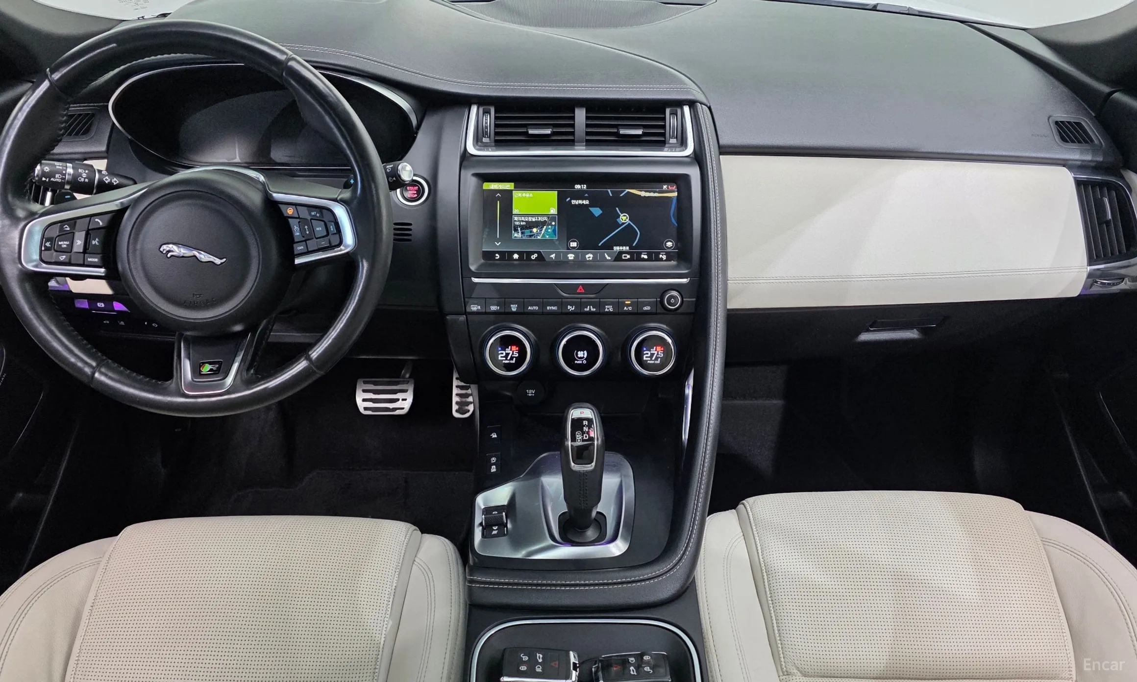 Jaguar E-PACE превью 7