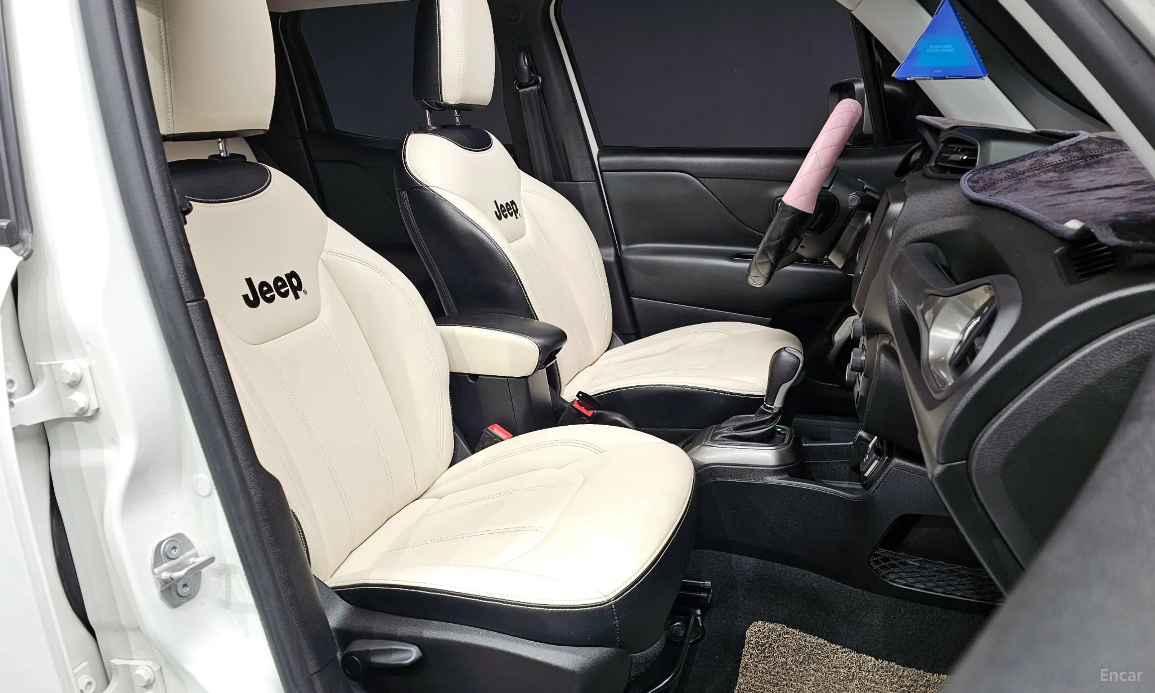 Jeep Renegade превью 10