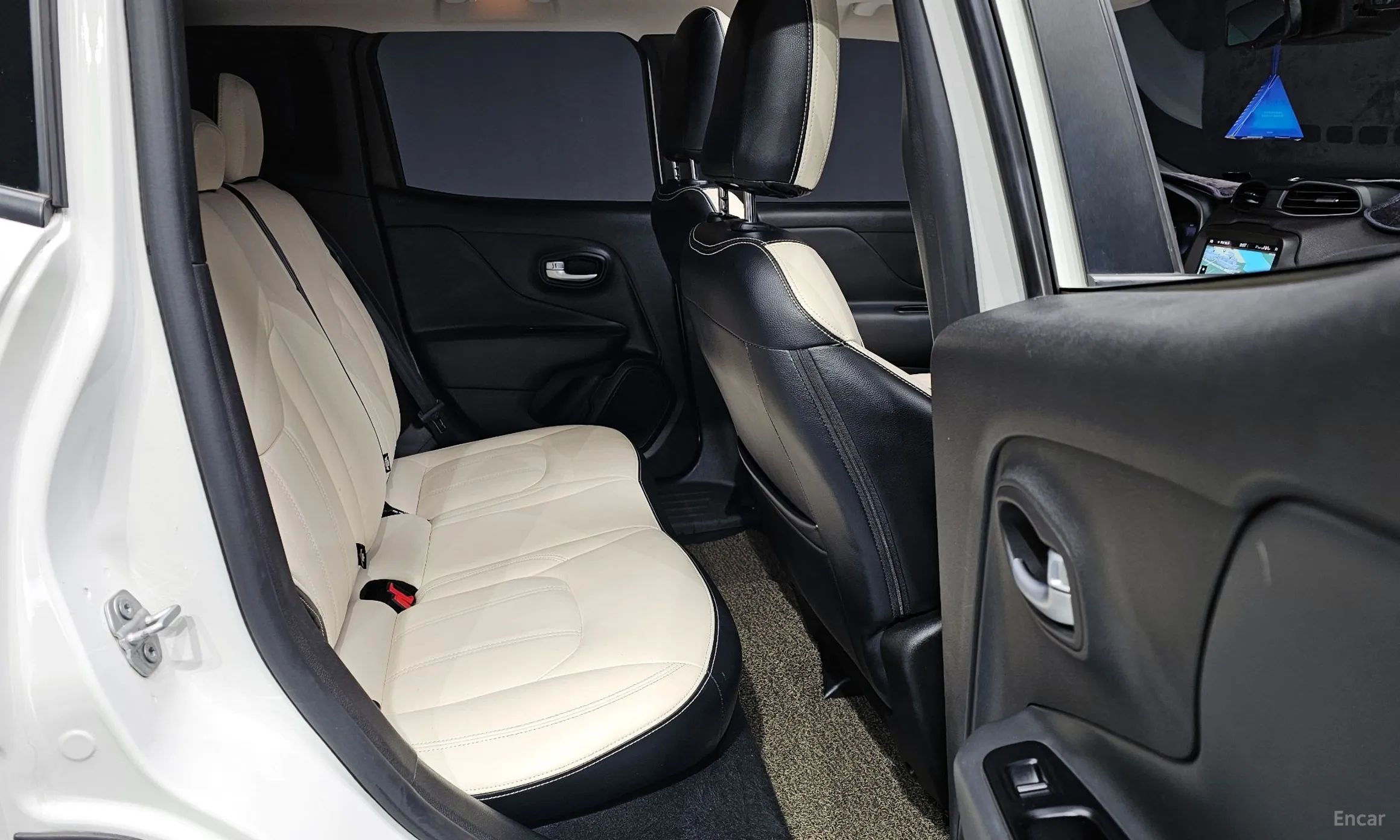 Jeep Renegade превью 11
