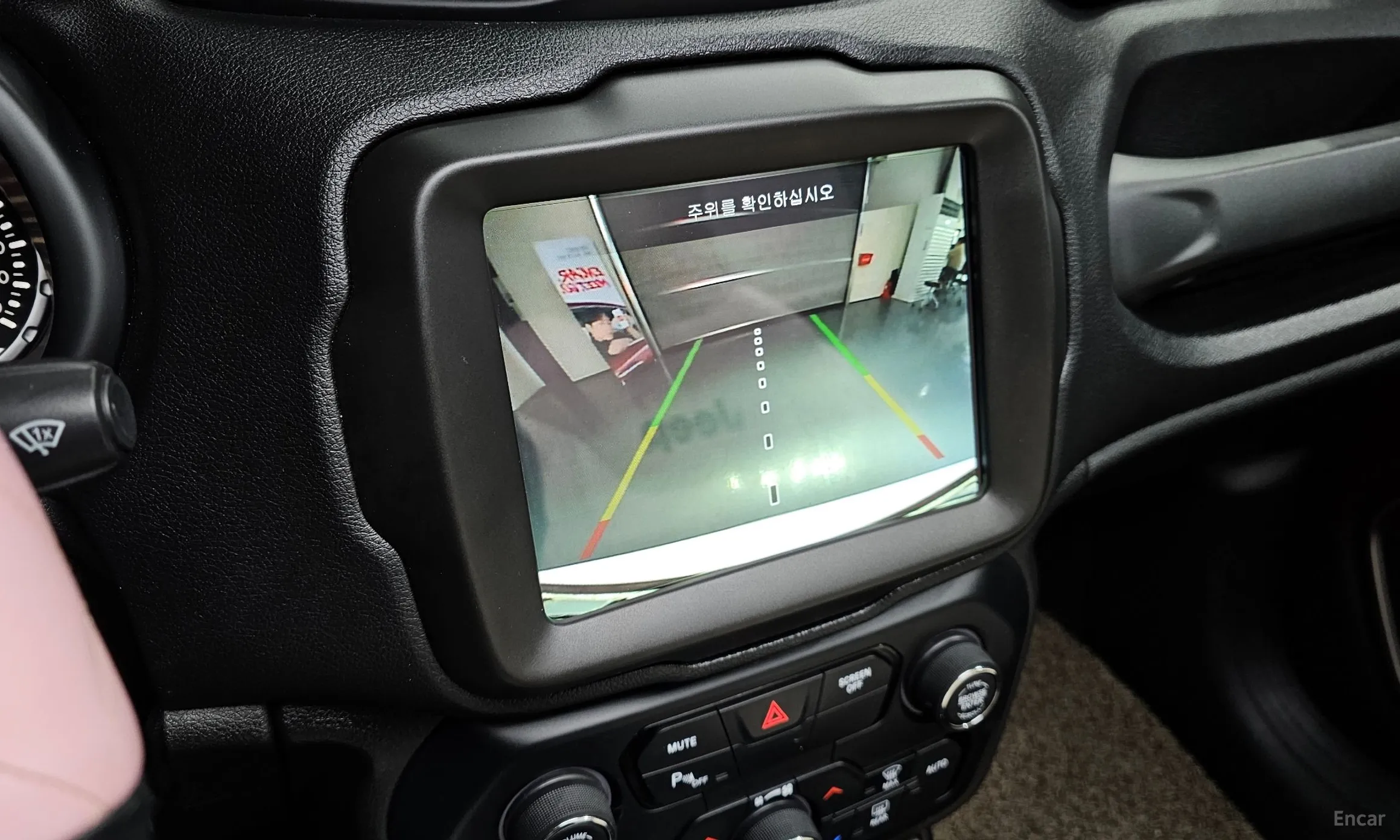 Jeep Renegade превью 15