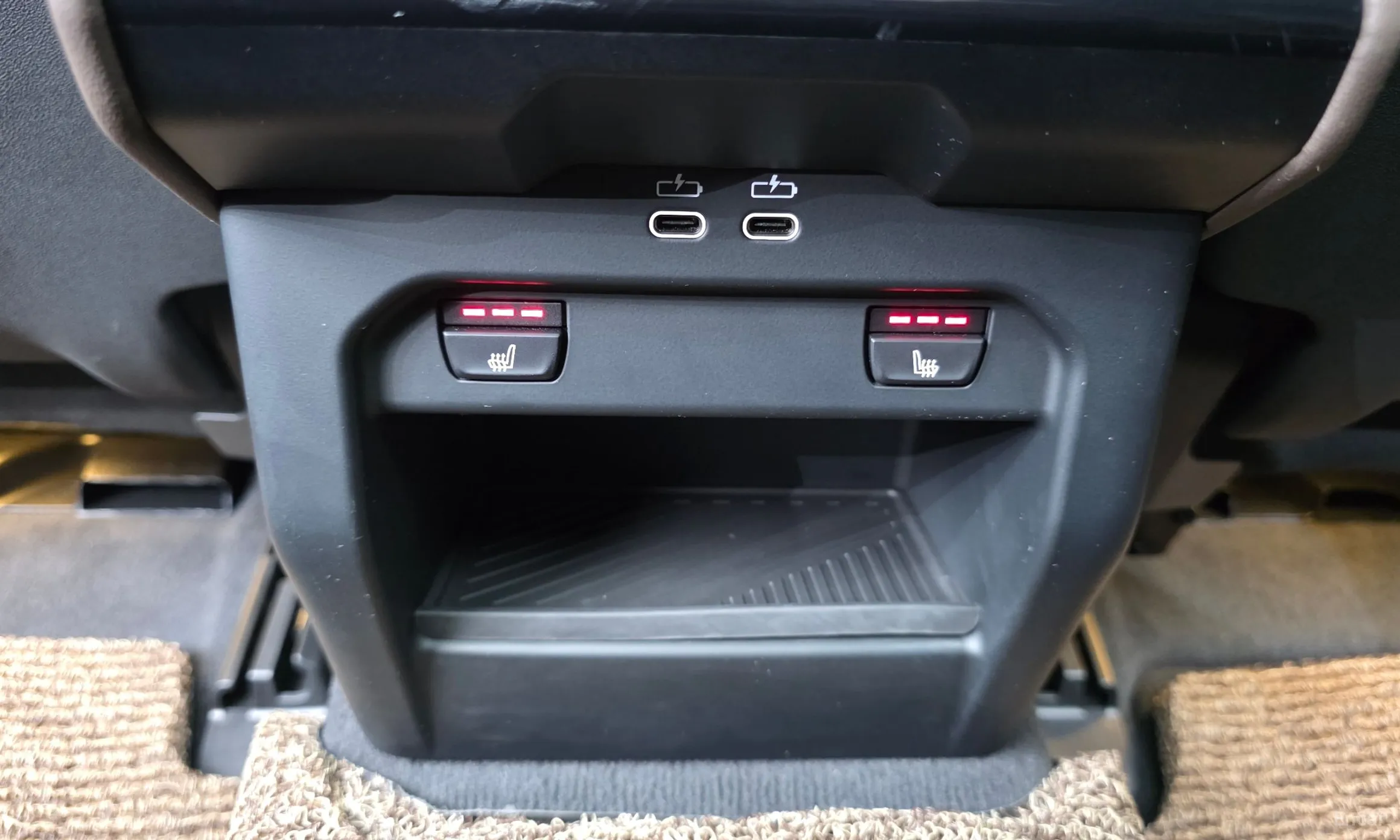 BMW 5 Series (G60) превью 19