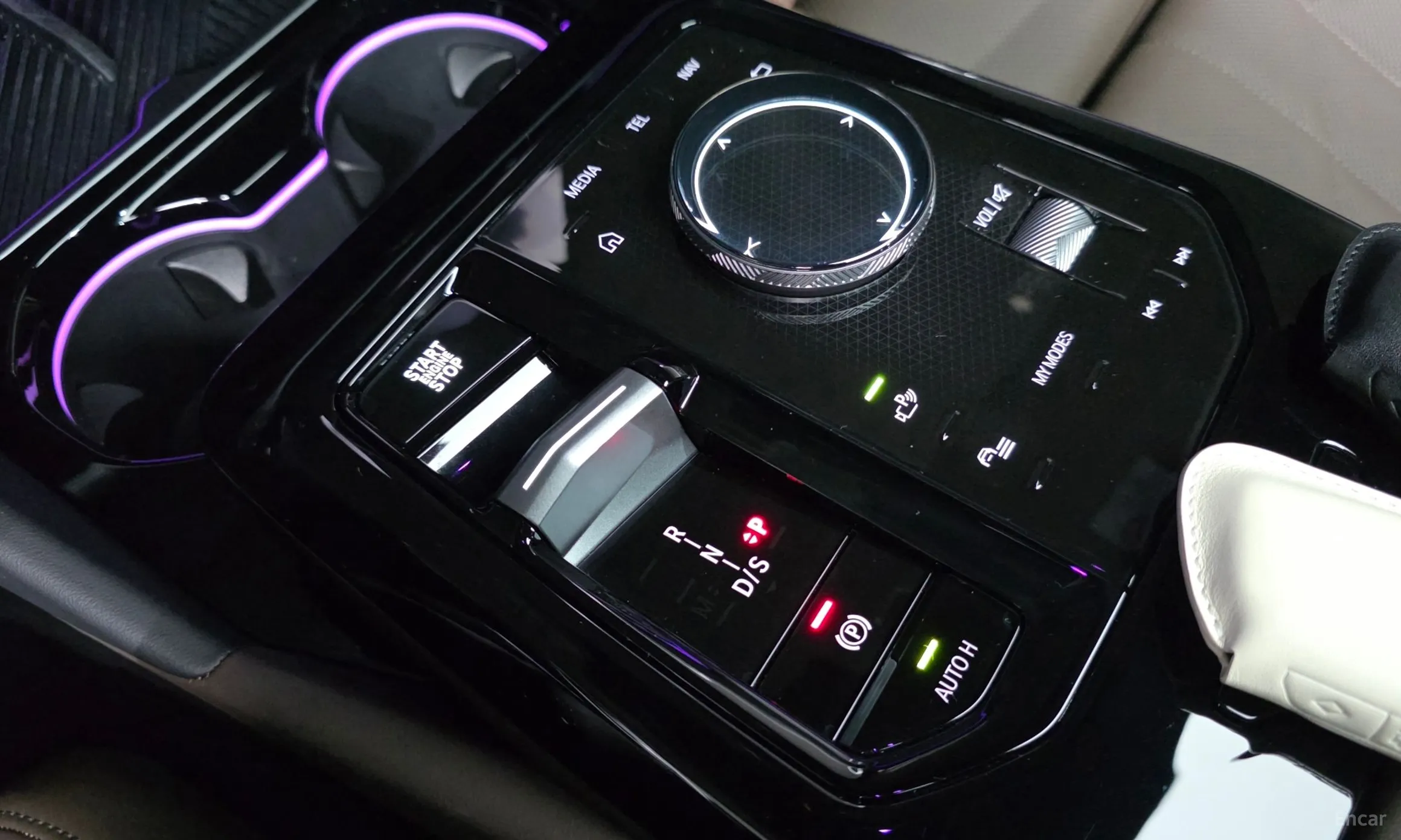 BMW 5 Series (G60) превью 9