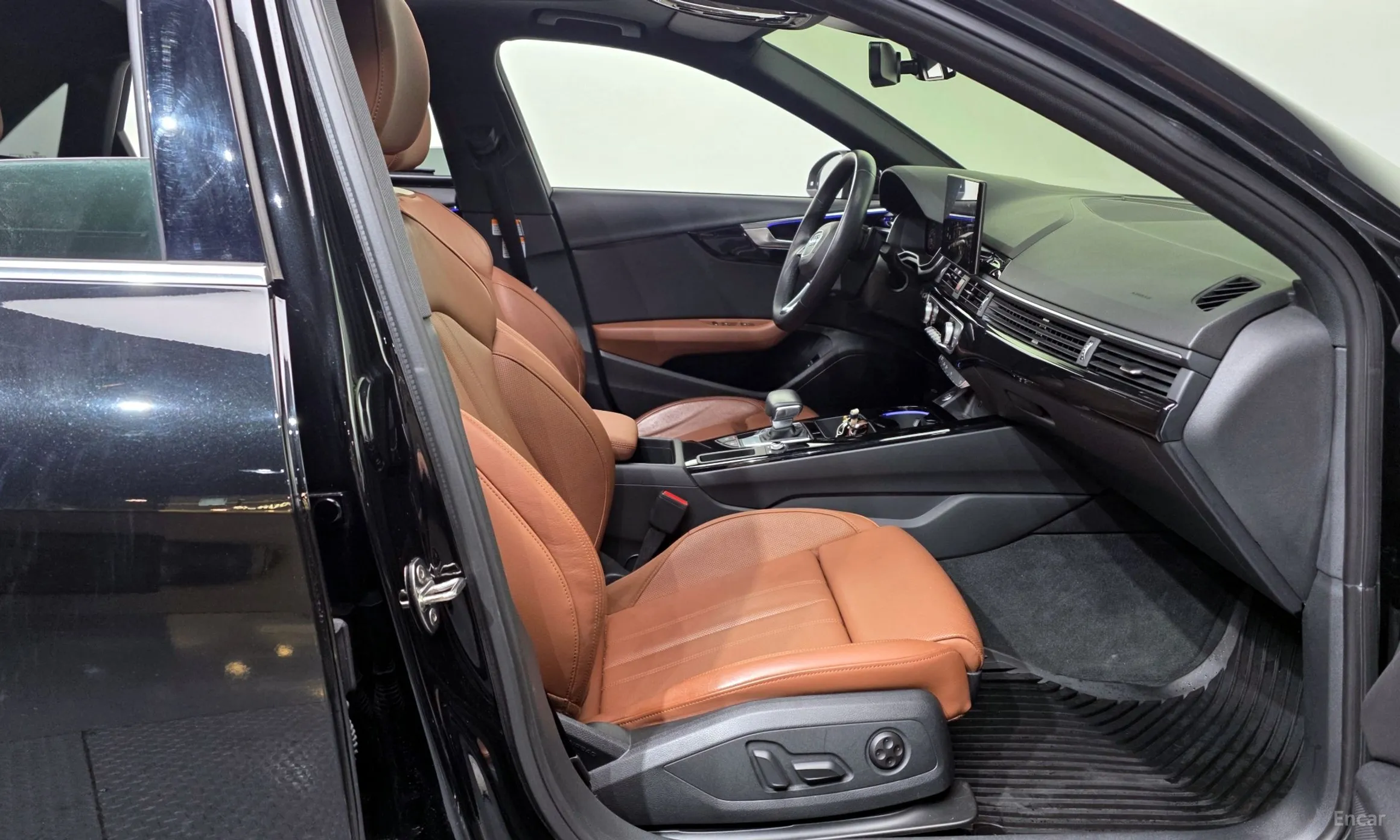 Audi A4 (B9) превью 11
