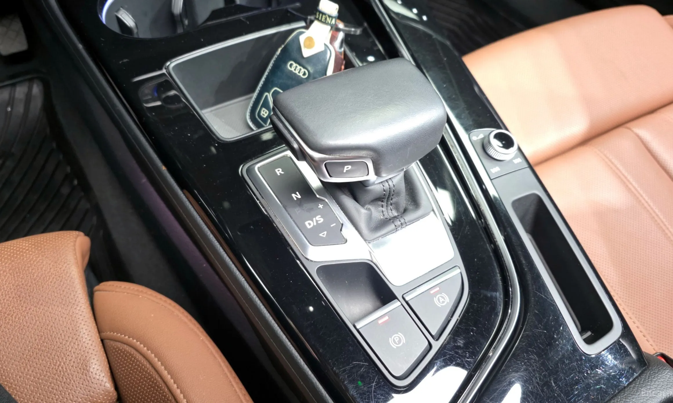 Audi A4 (B9) превью 9