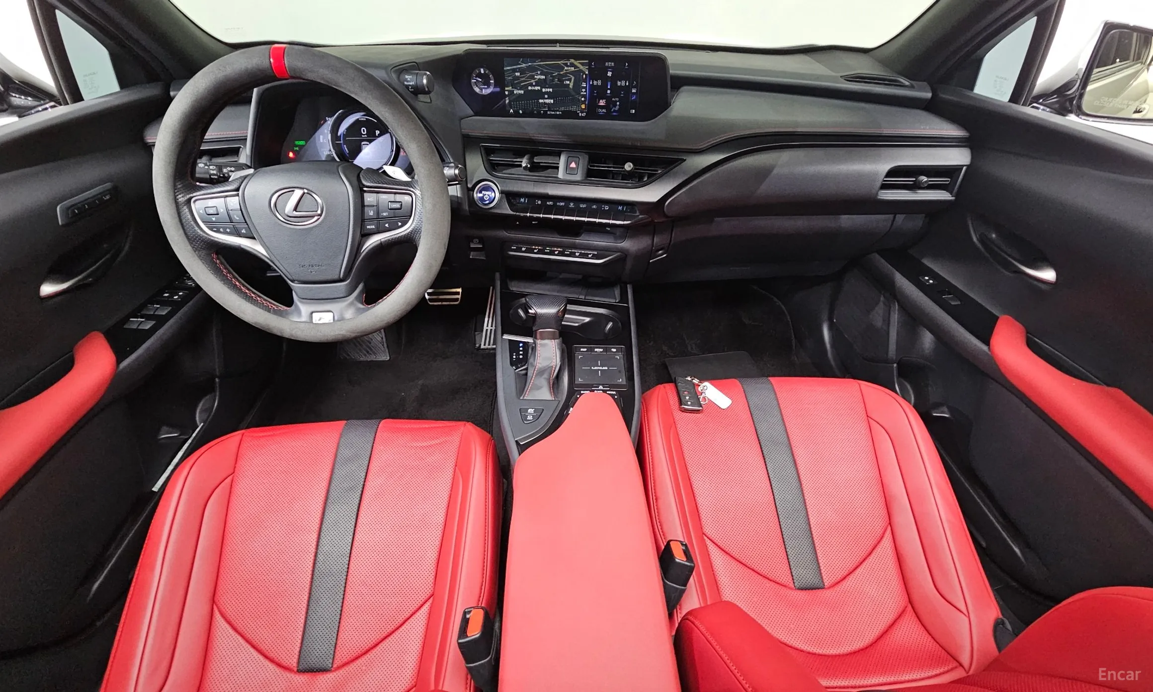 Lexus UX250h превью 7