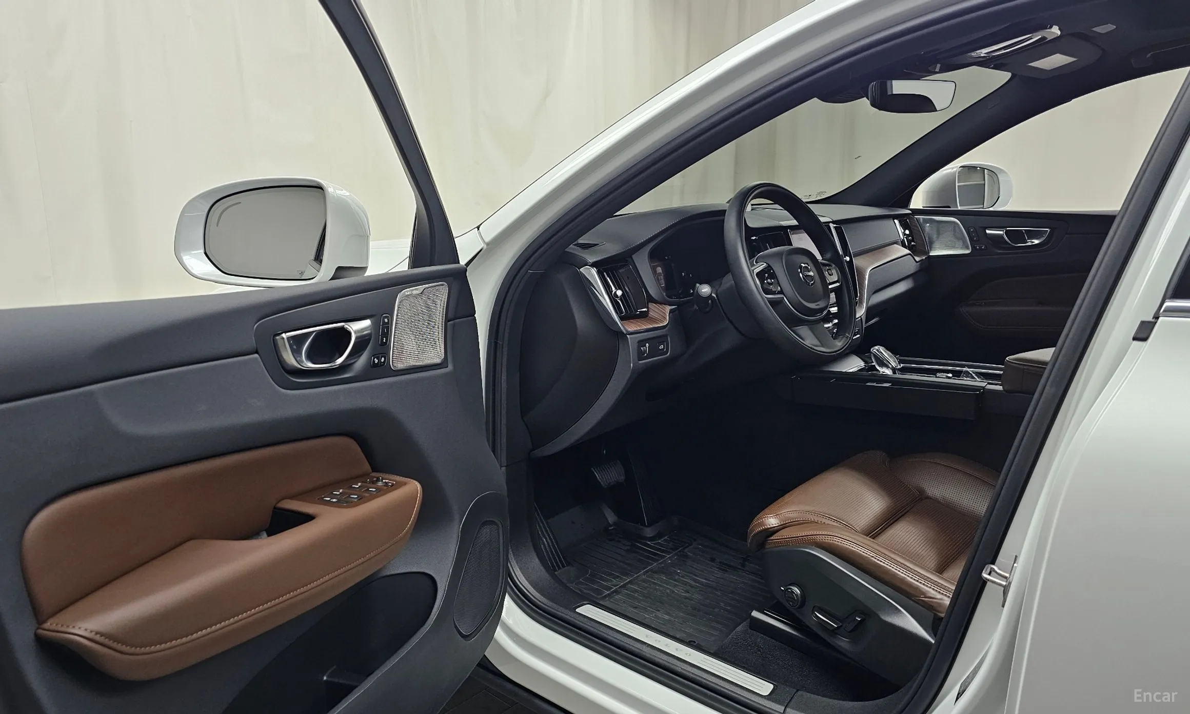 Volvo XC60 Gen 2 превью 10