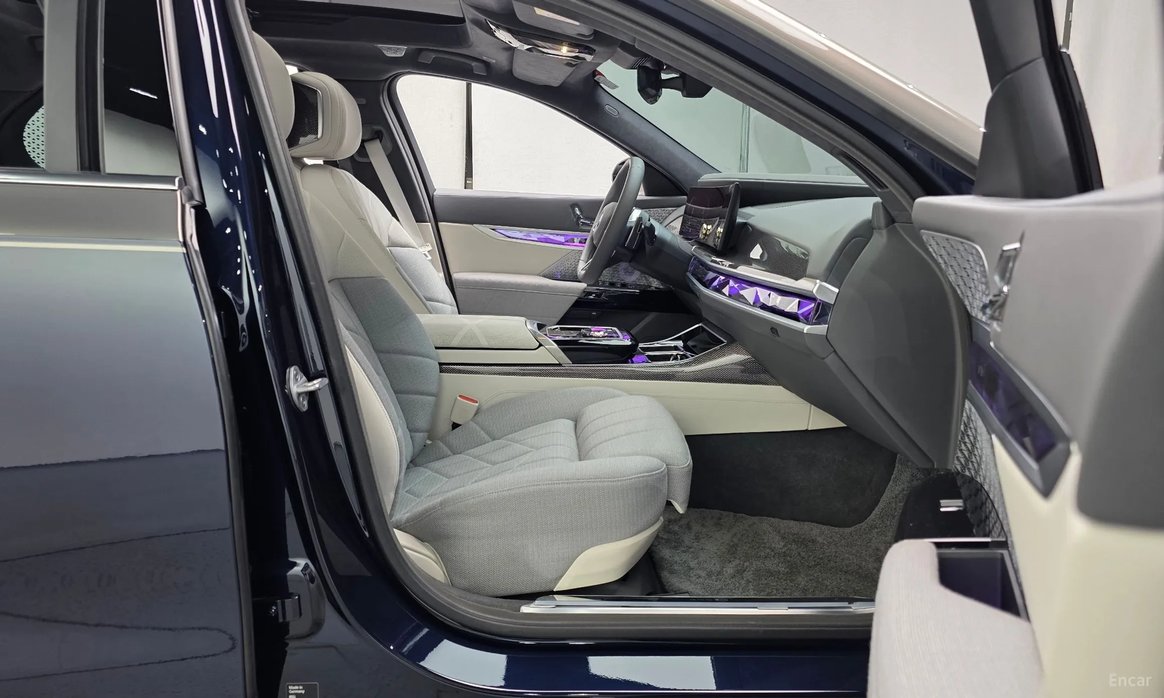 BMW 7 Series (G70) превью 10