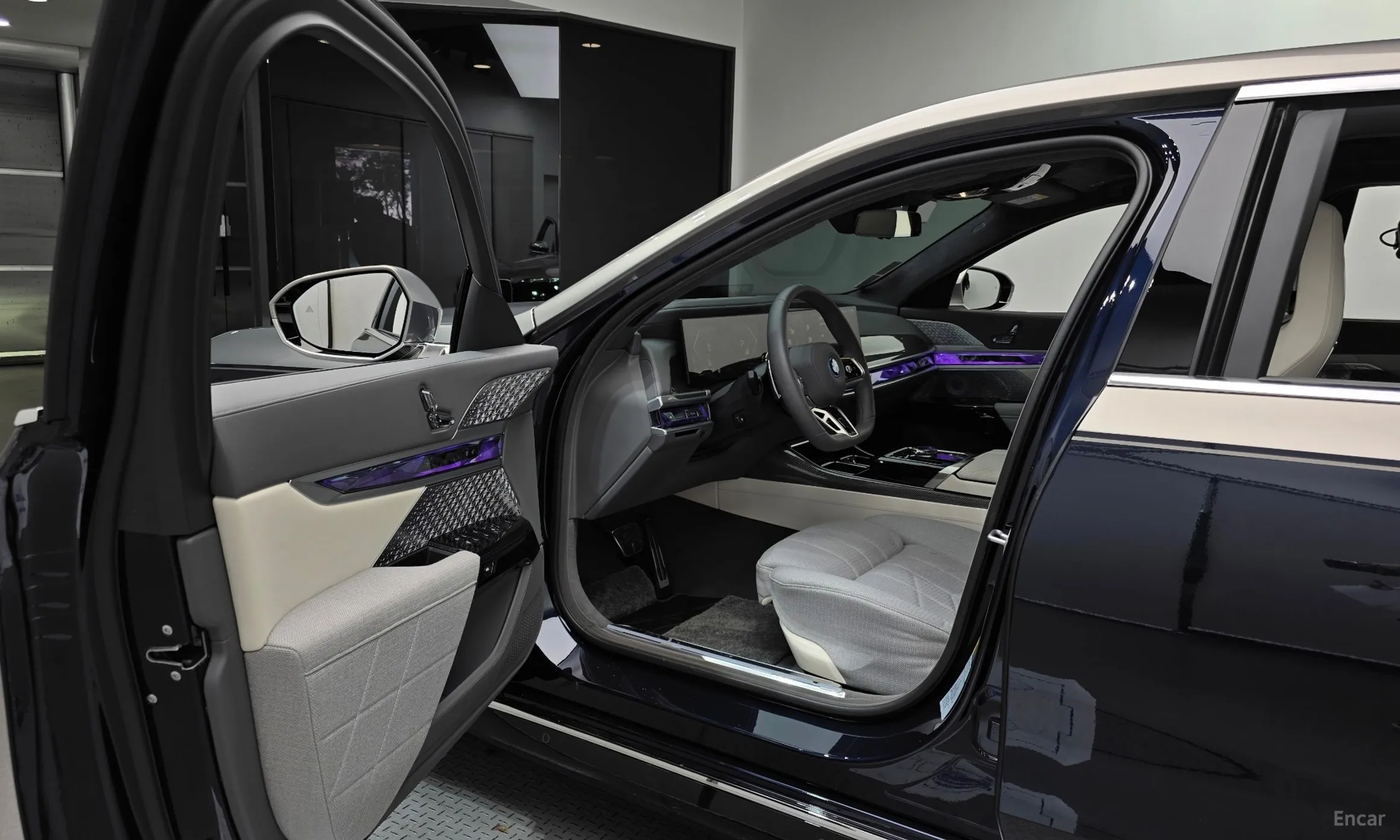BMW 7 Series (G70) превью 11