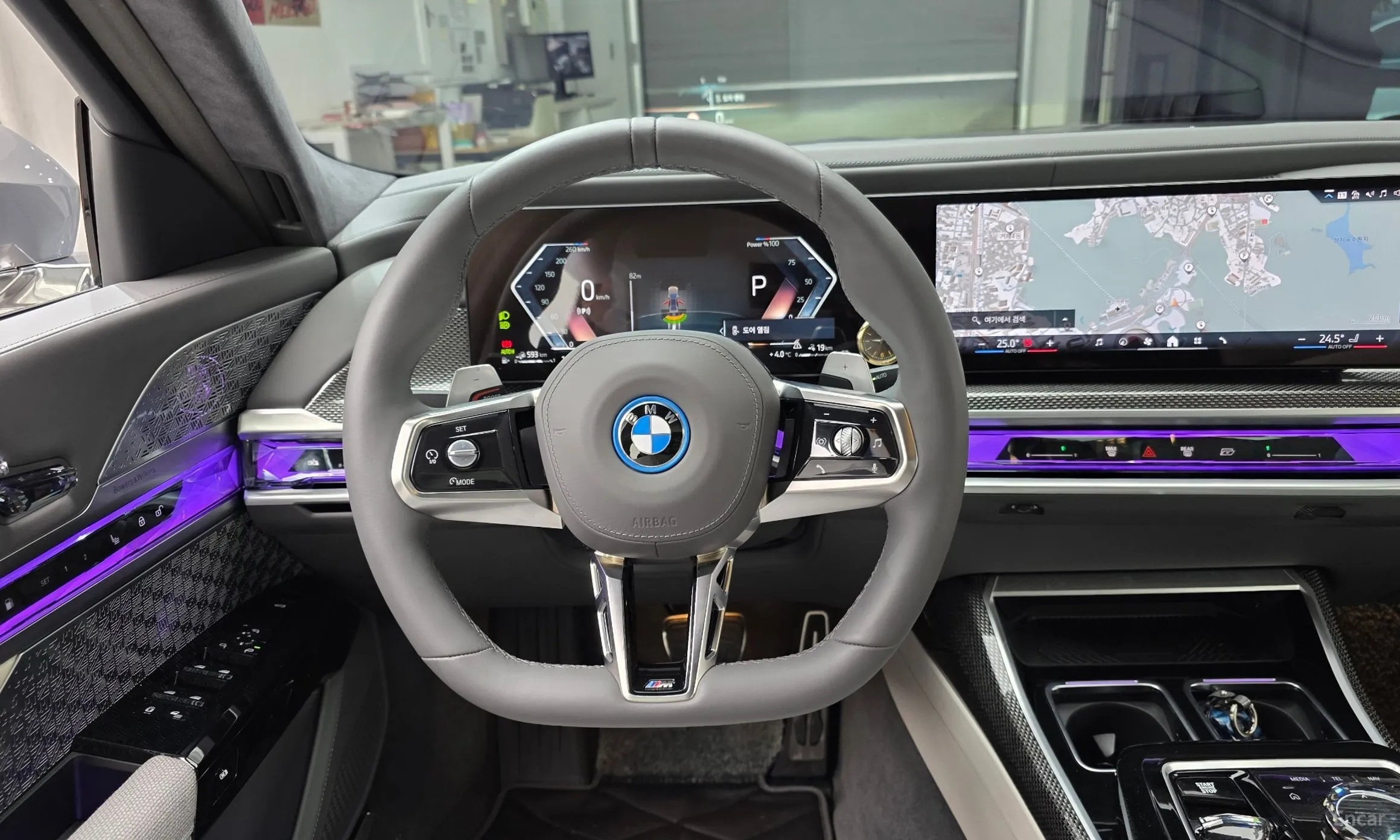 BMW 7 Series (G70) превью 13
