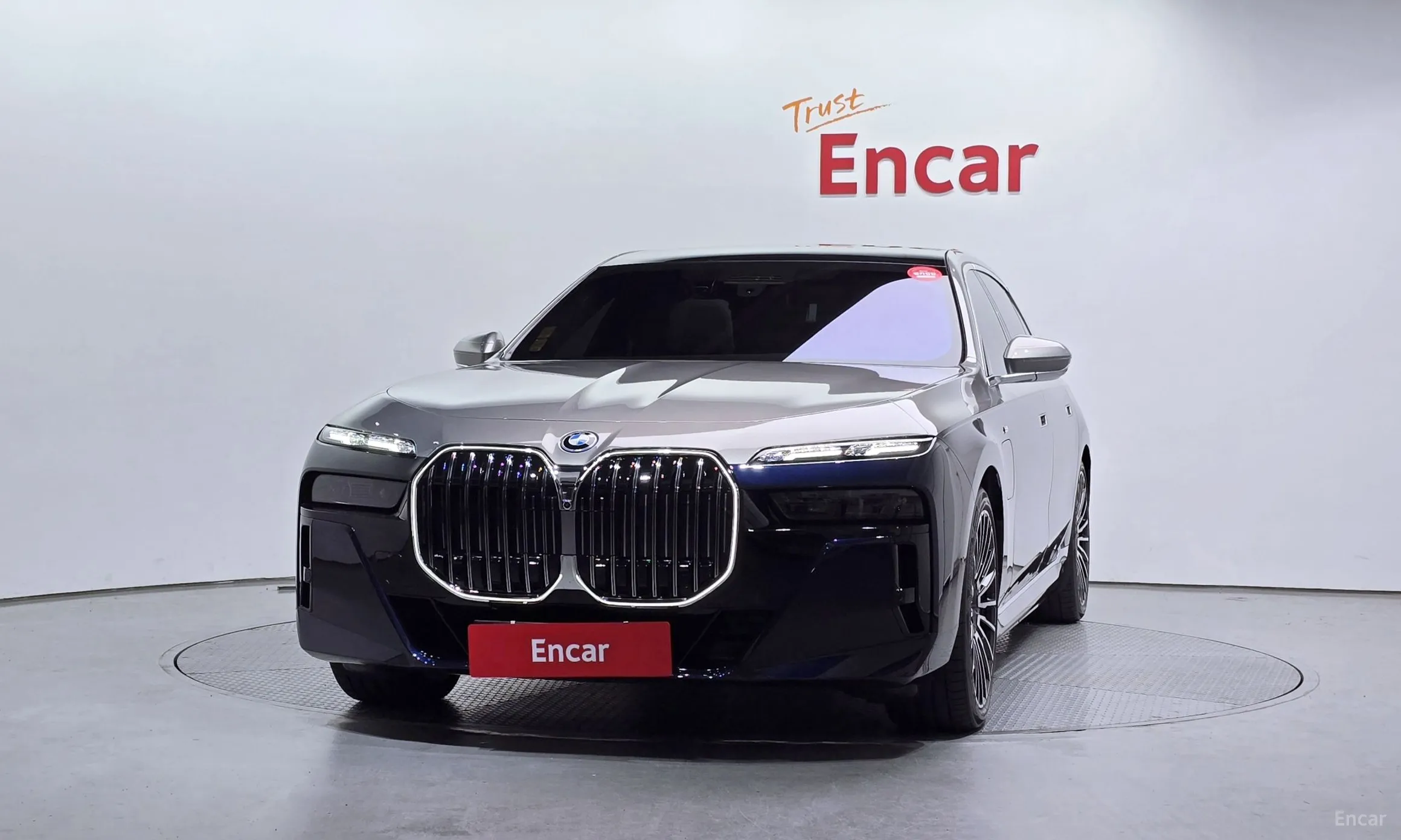 BMW 7 Series (G70) превью 3
