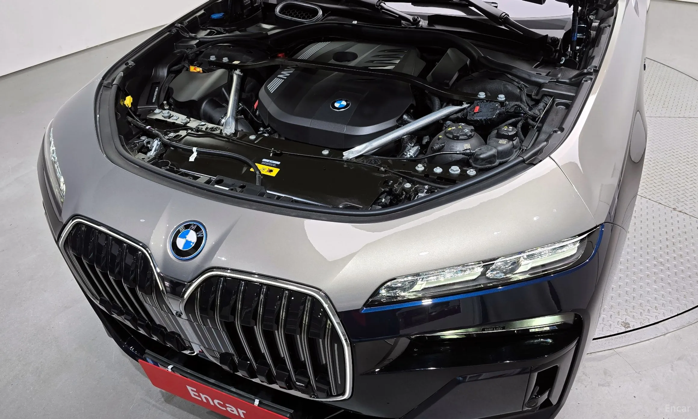 BMW 7 Series (G70) превью 6