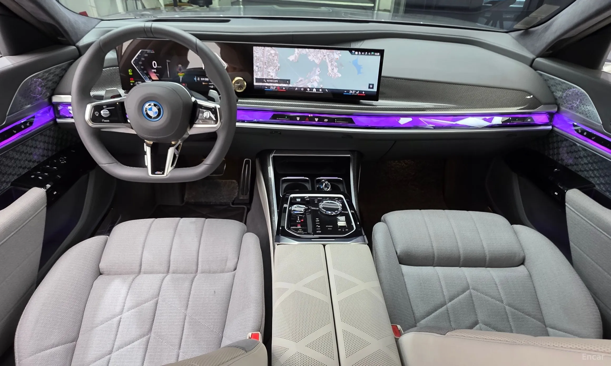 BMW 7 Series (G70) превью 7
