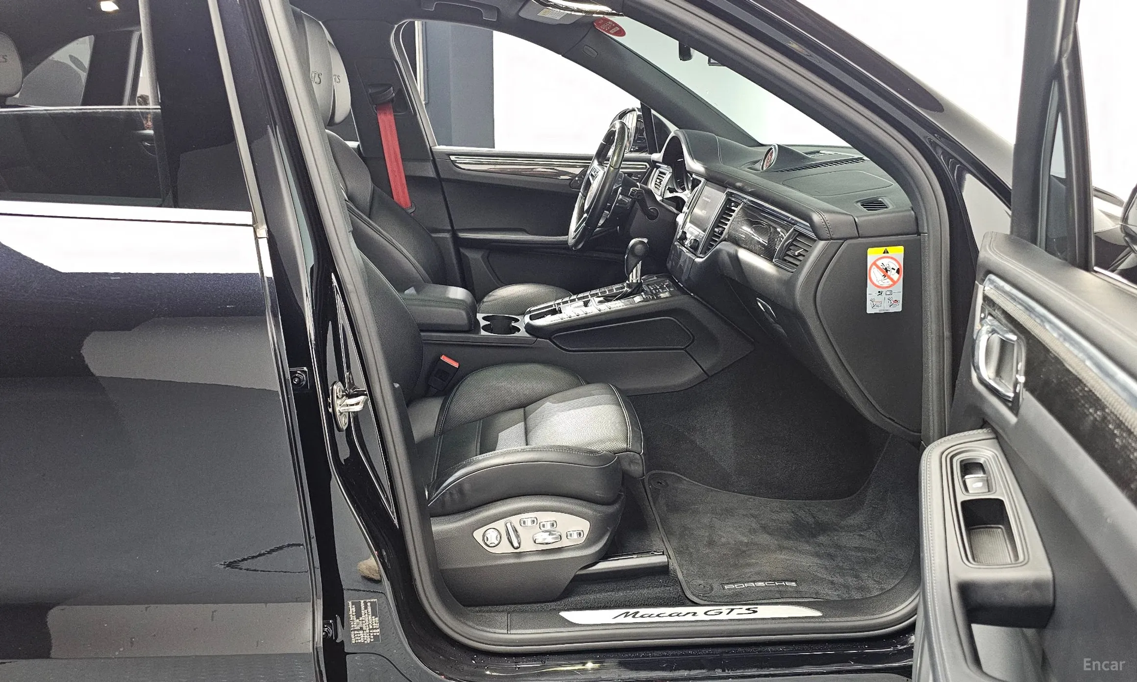 Porsche Macan превью 11