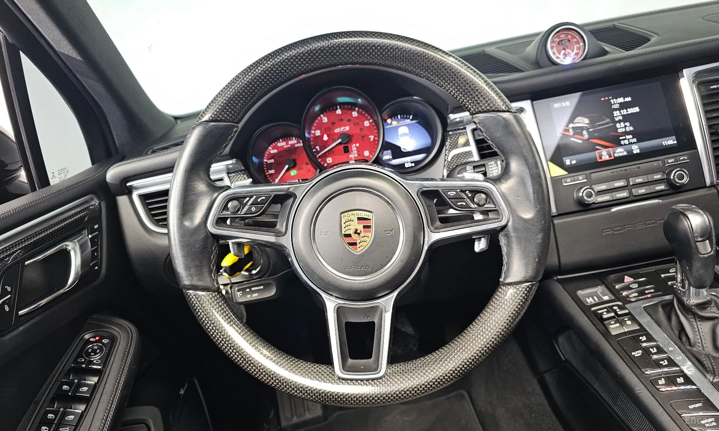 Porsche Macan превью 13