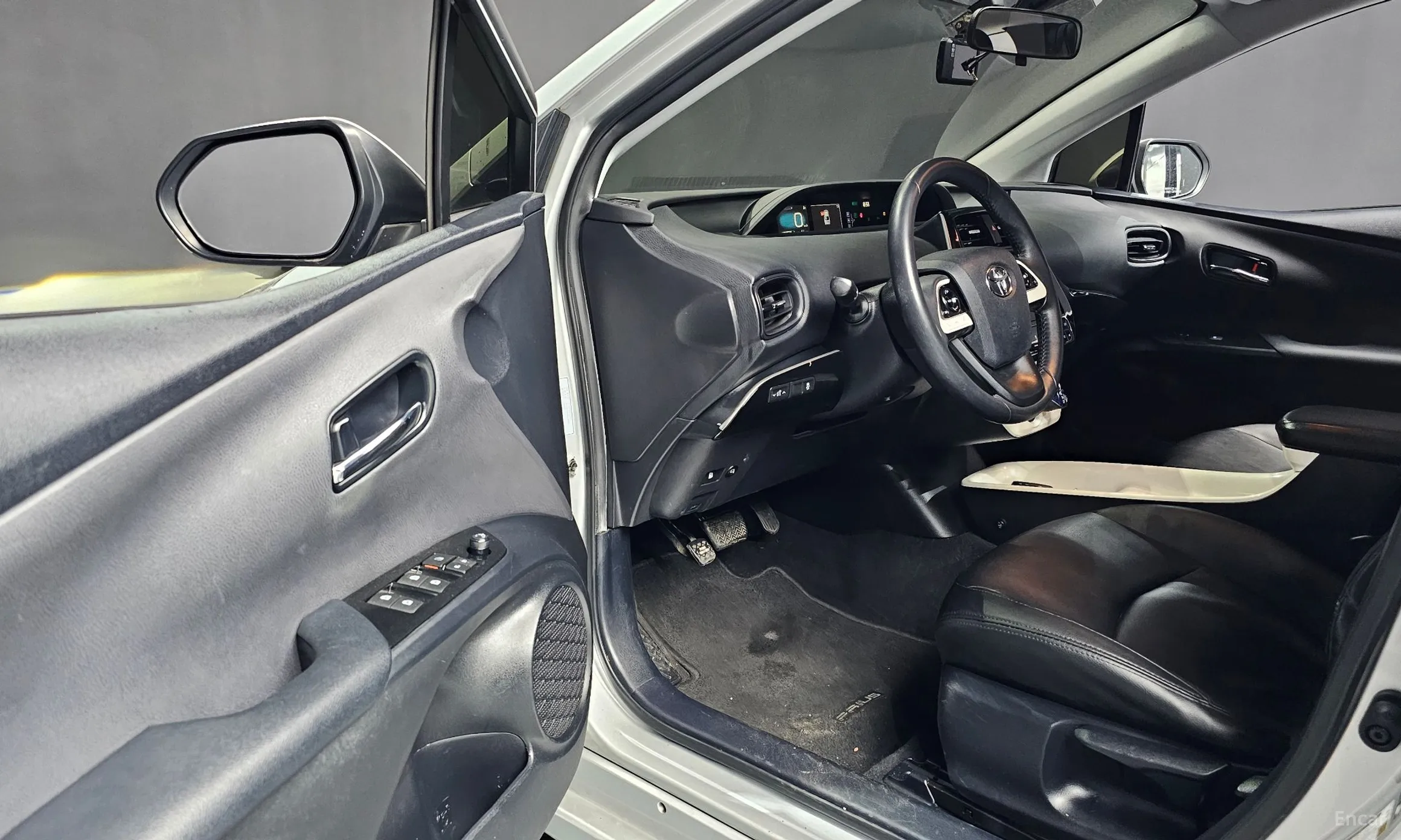 Toyota Prius 4th Generation превью 10