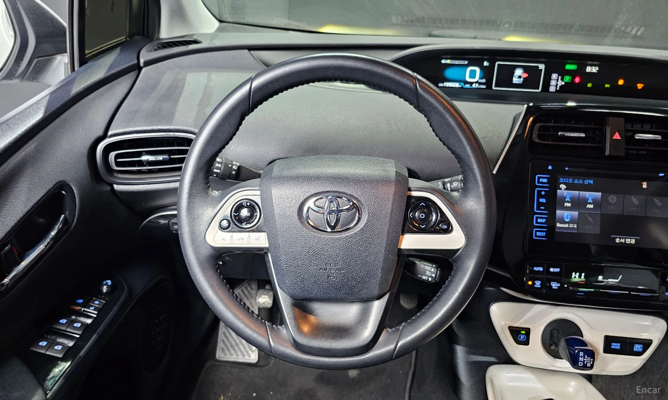Toyota Prius 4th Generation превью 13