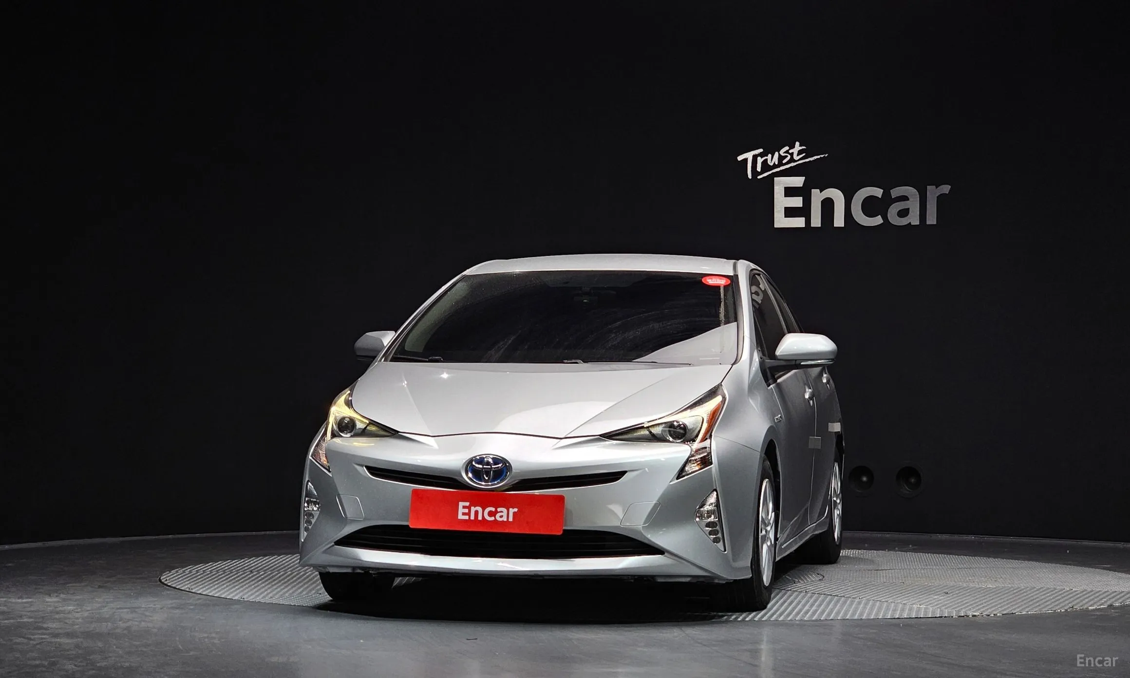 Toyota Prius 4th Generation превью 3