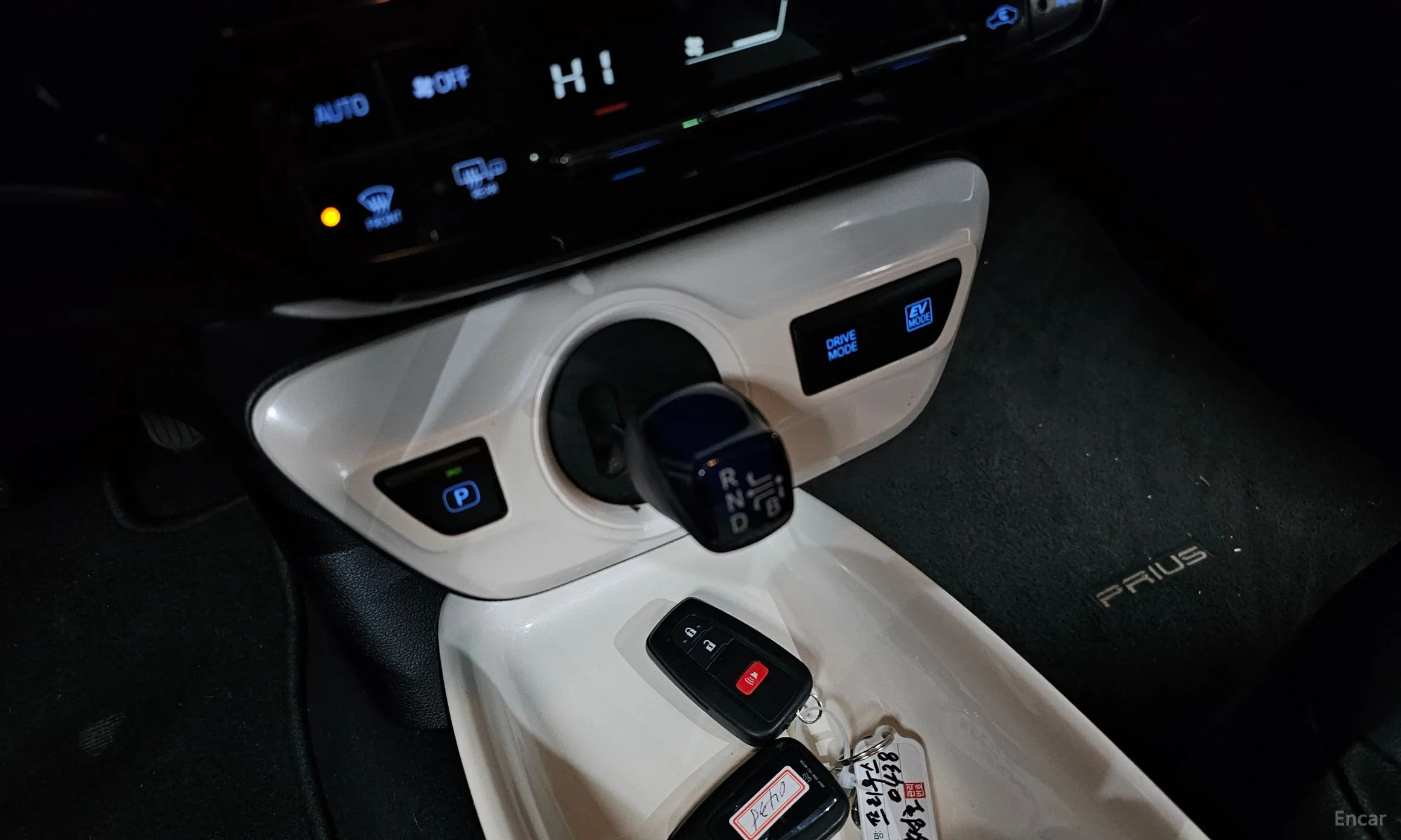 Toyota Prius 4th Generation превью 9