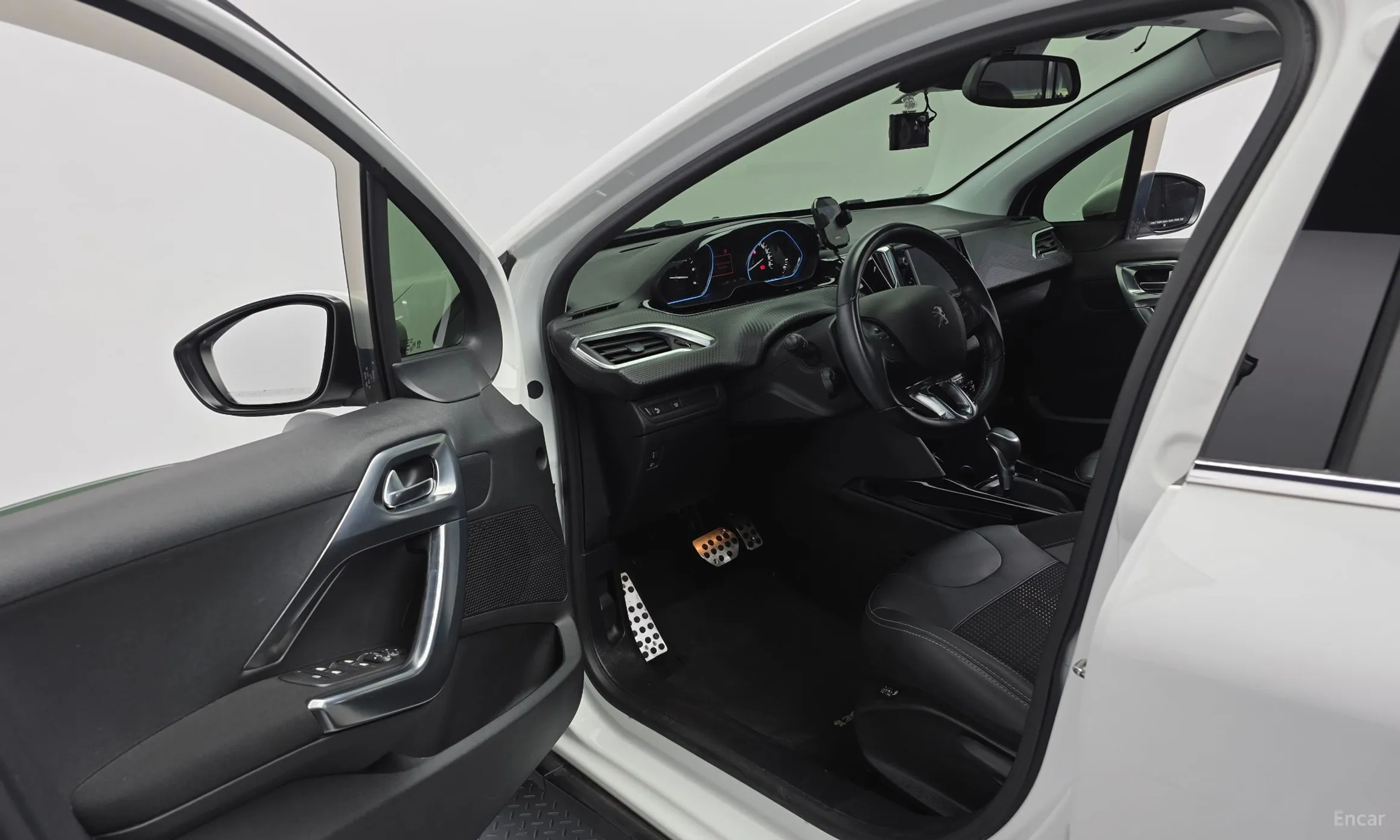 Peugeot 2008. превью 10