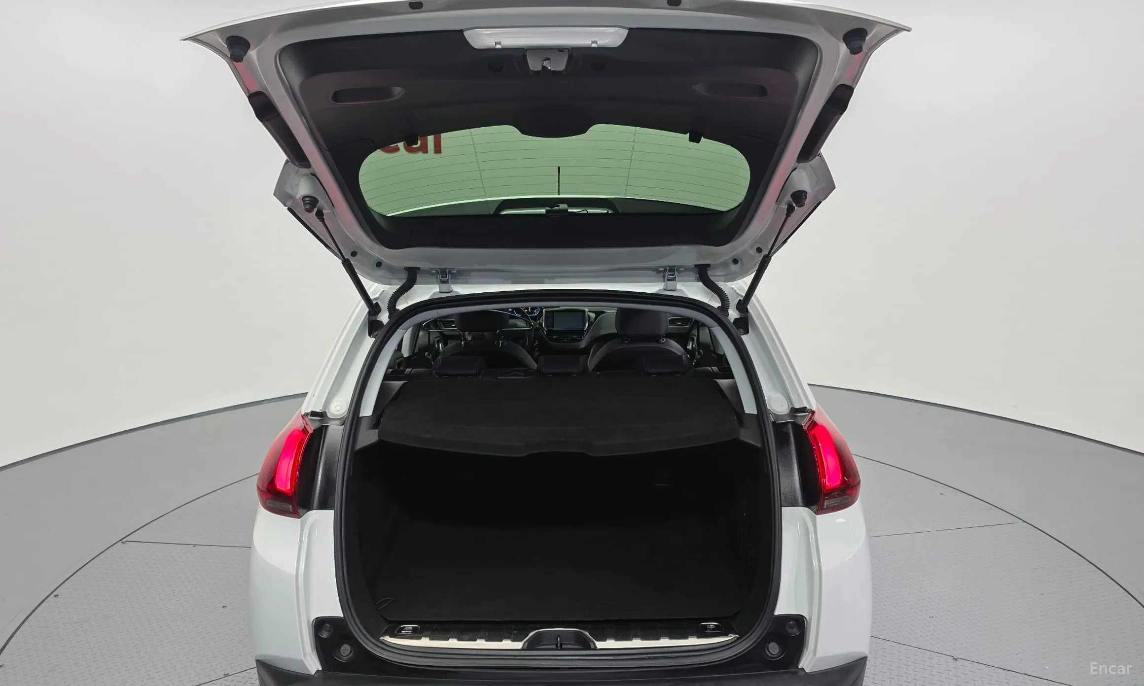 Peugeot 2008. превью 20