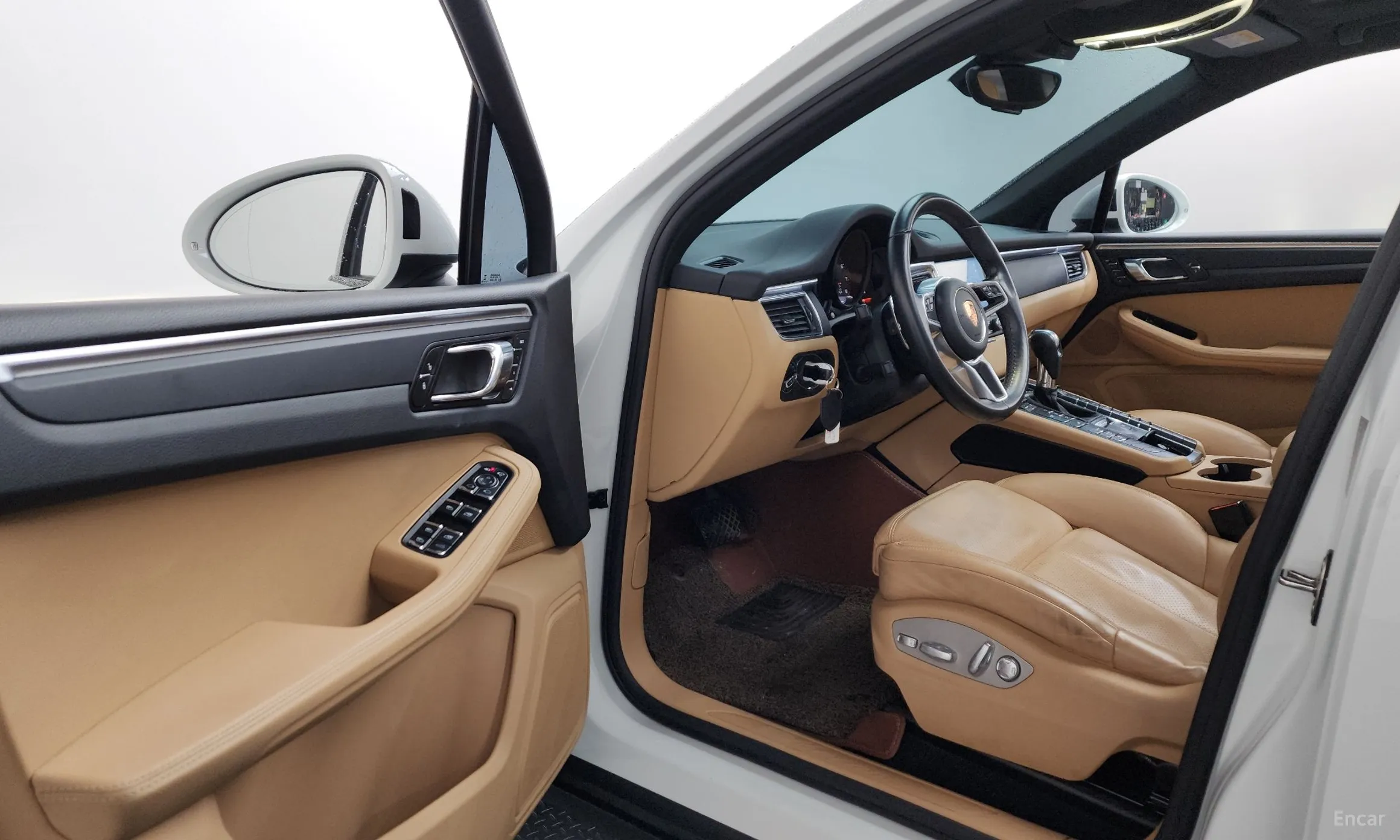 Porsche Macan превью 10