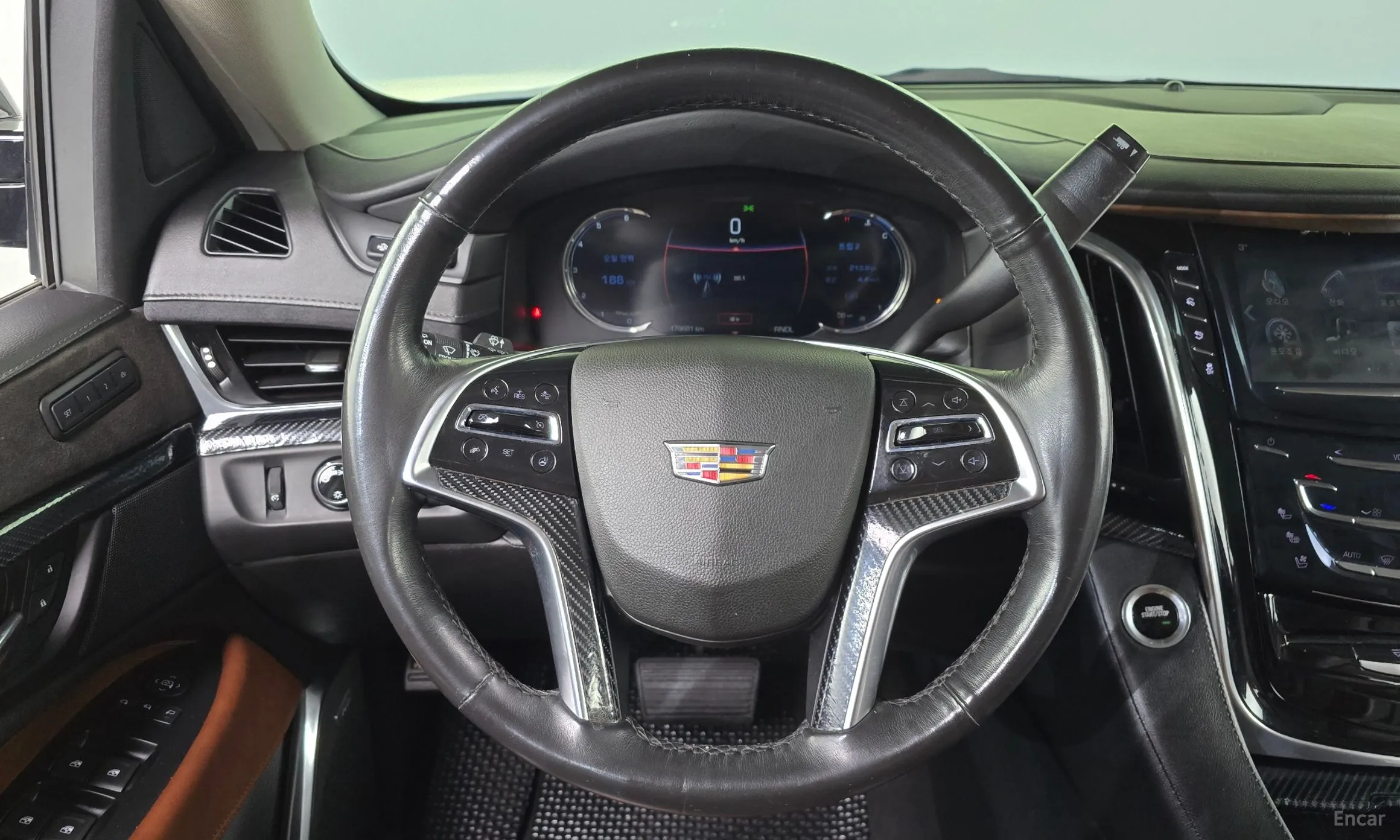 Cadillac Escalade превью 13