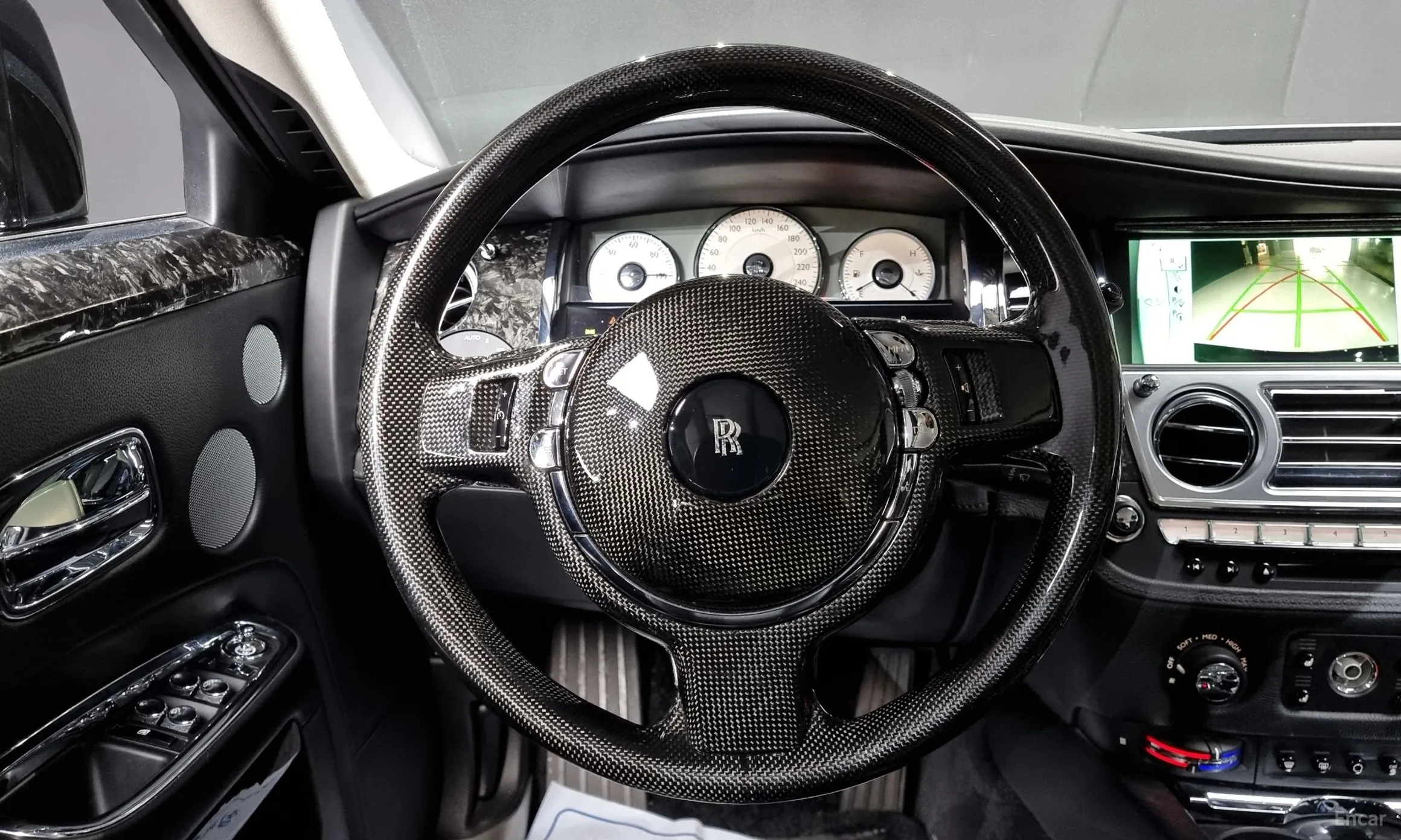 Rolls-Royce Ghost превью 13