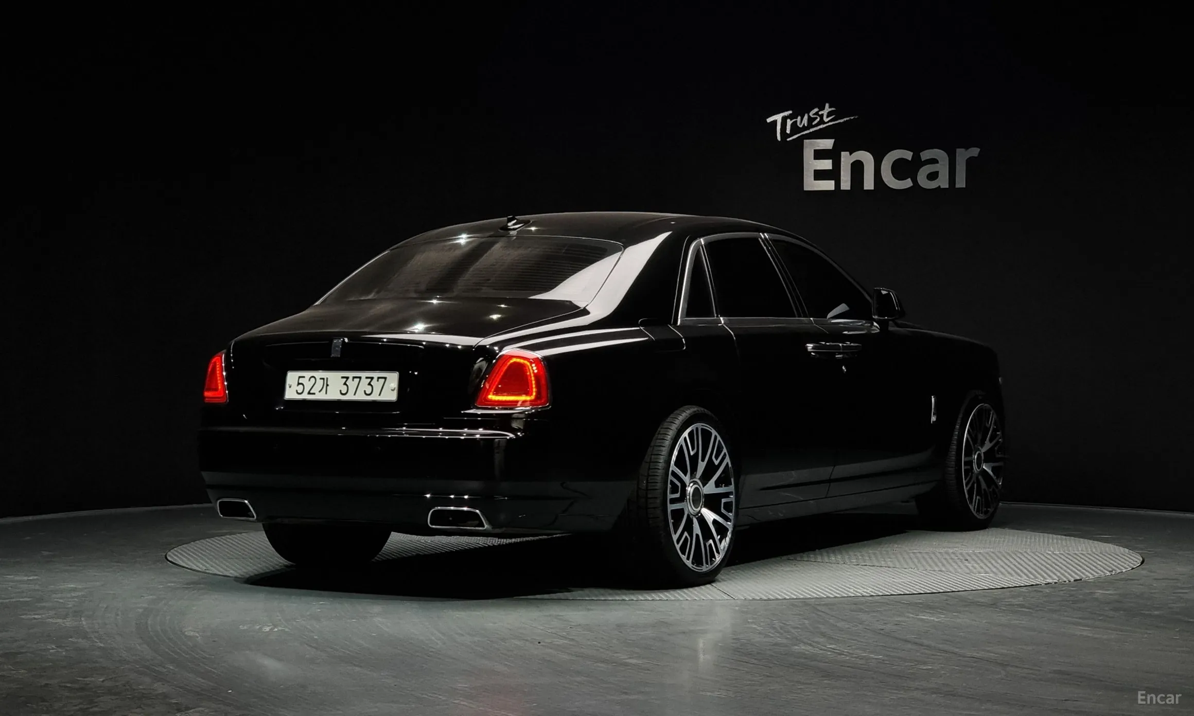 Rolls-Royce Ghost превью 2