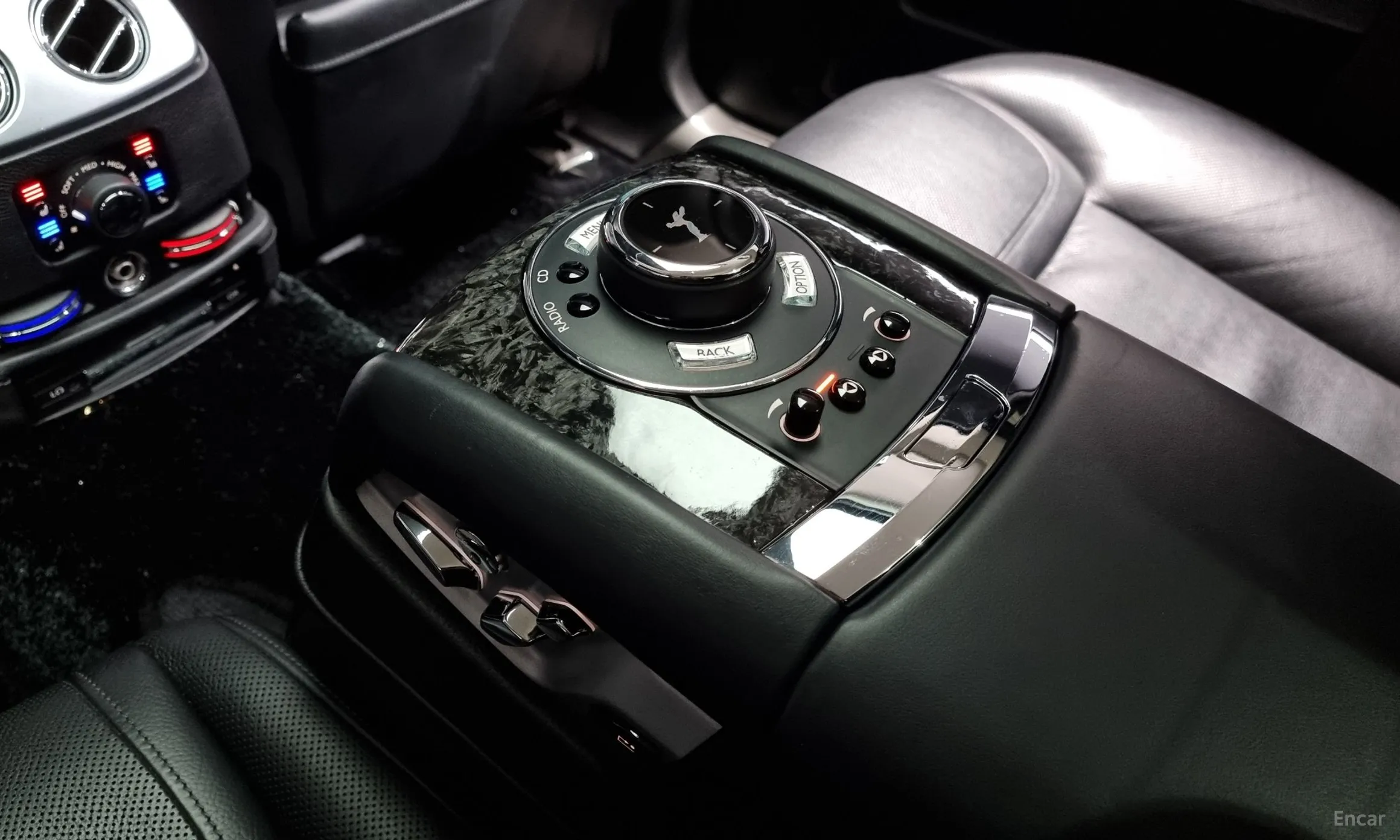Rolls-Royce Ghost превью 16