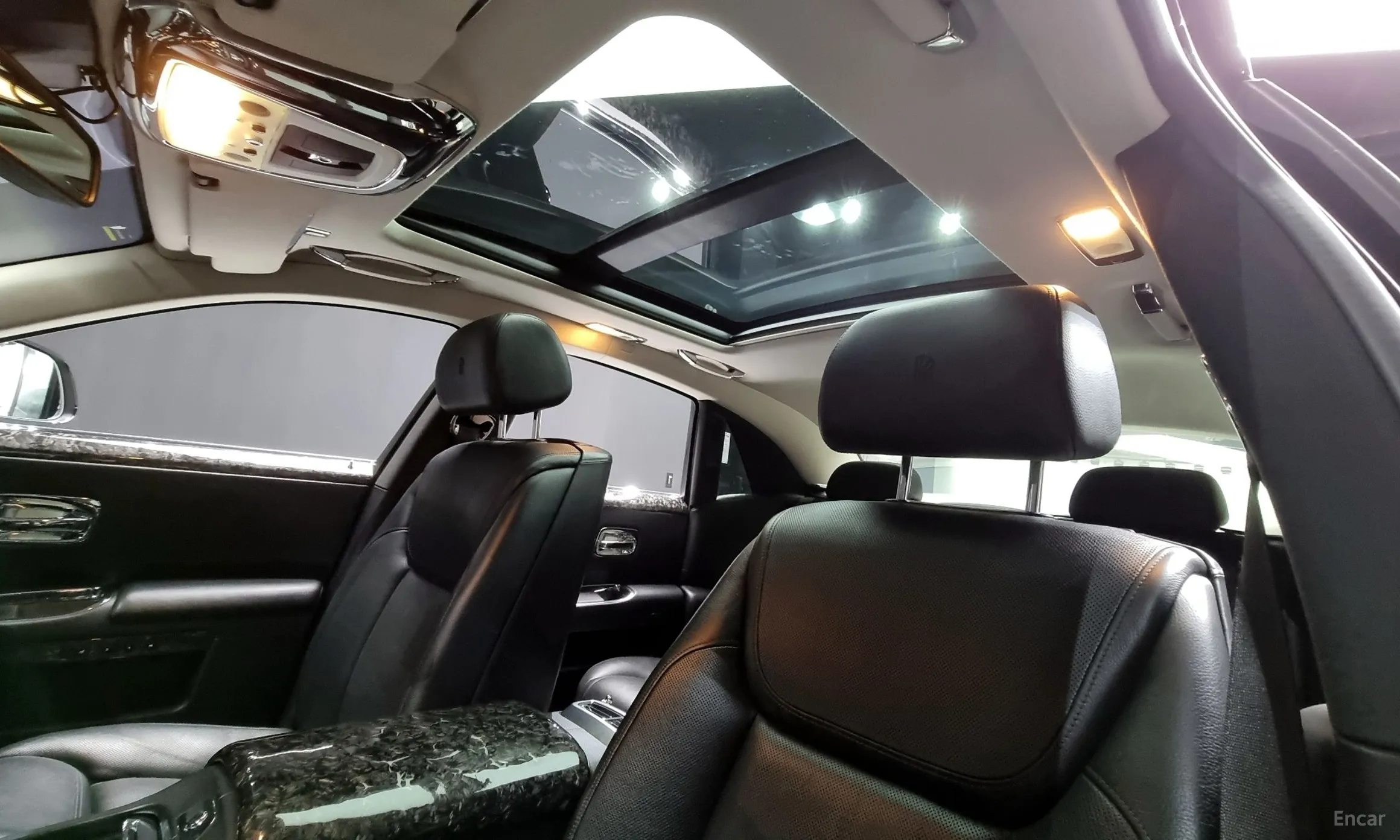 Rolls-Royce Ghost превью 18
