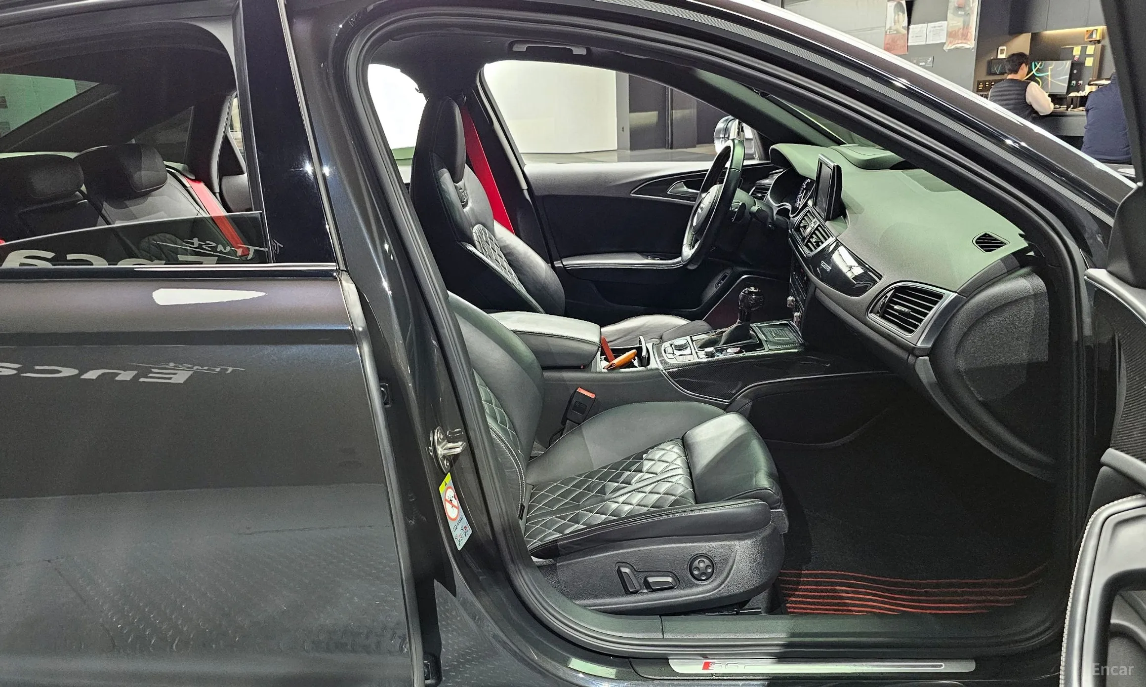 Audi S6 превью 10