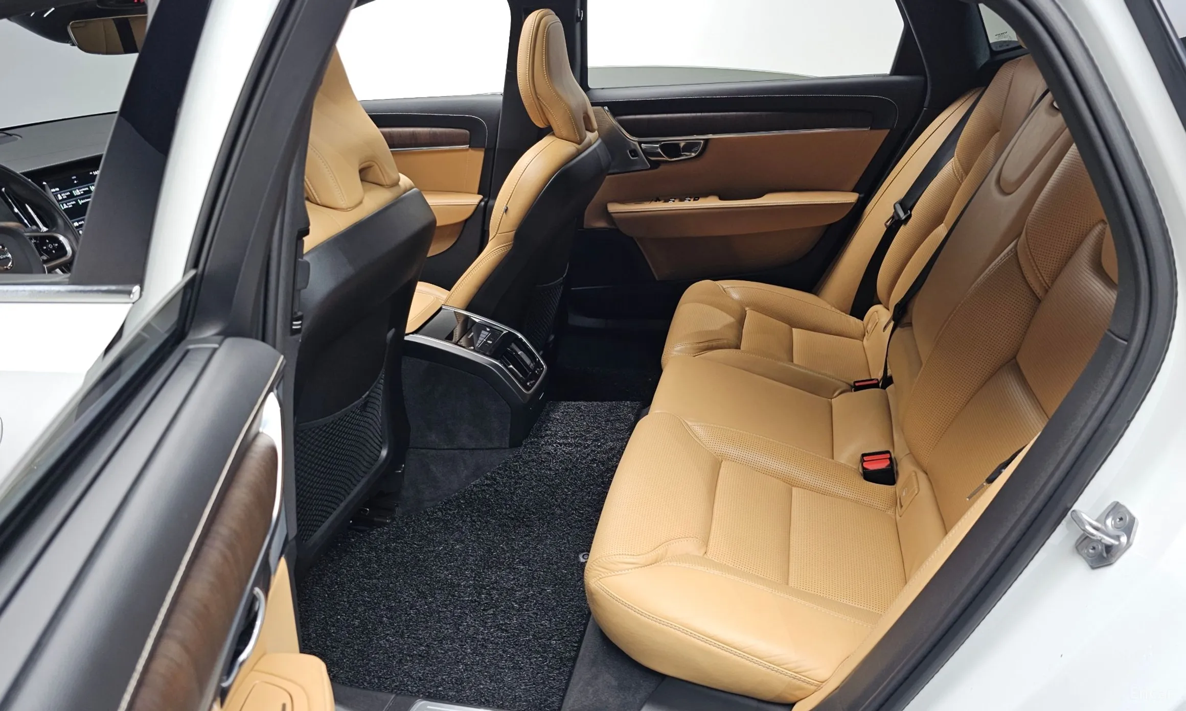 Volvo S90 превью 12