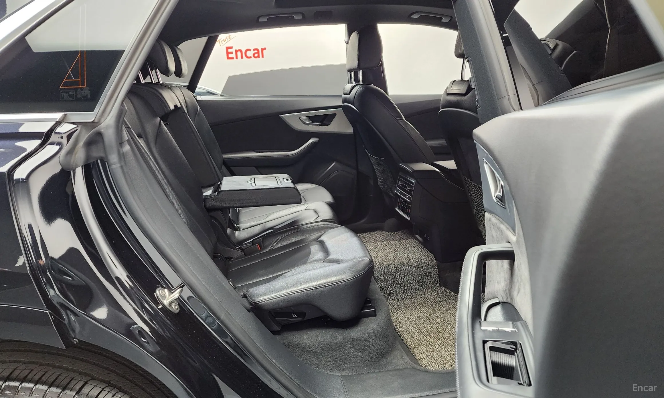 Audi Q8 (4M) превью 12