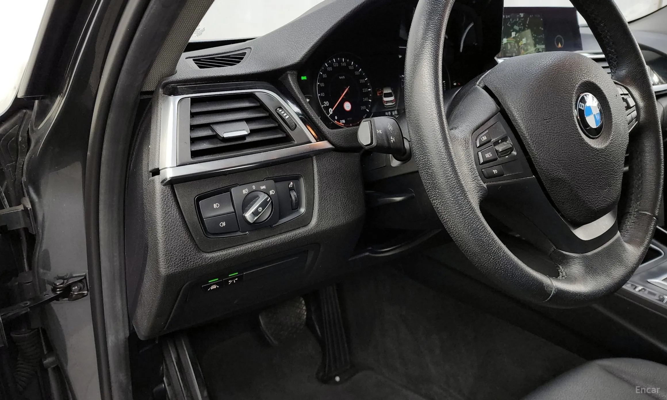 BMW 3 Series (F30) превью 16