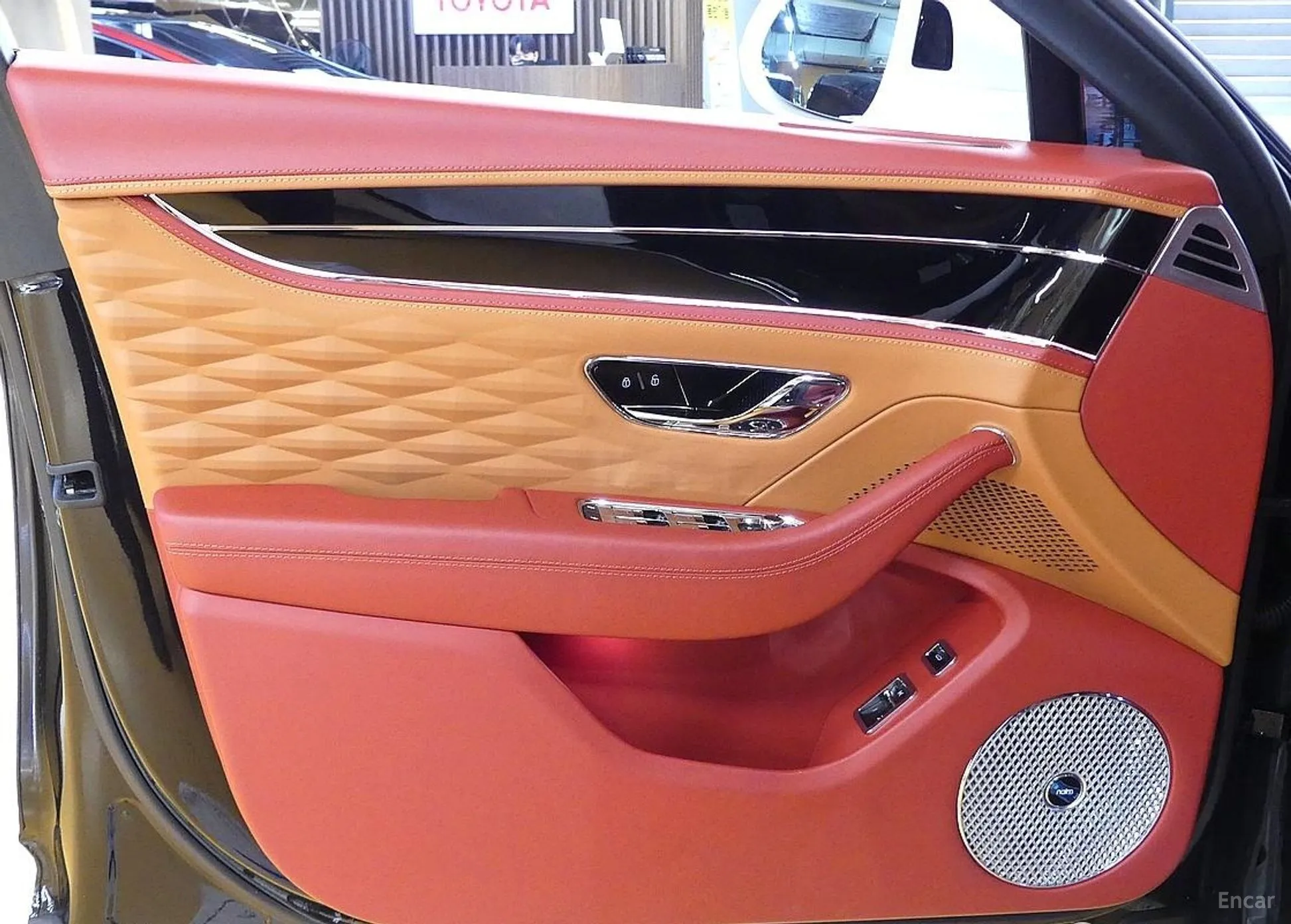 Bentley Flying Spur 3rd Generation превью 11