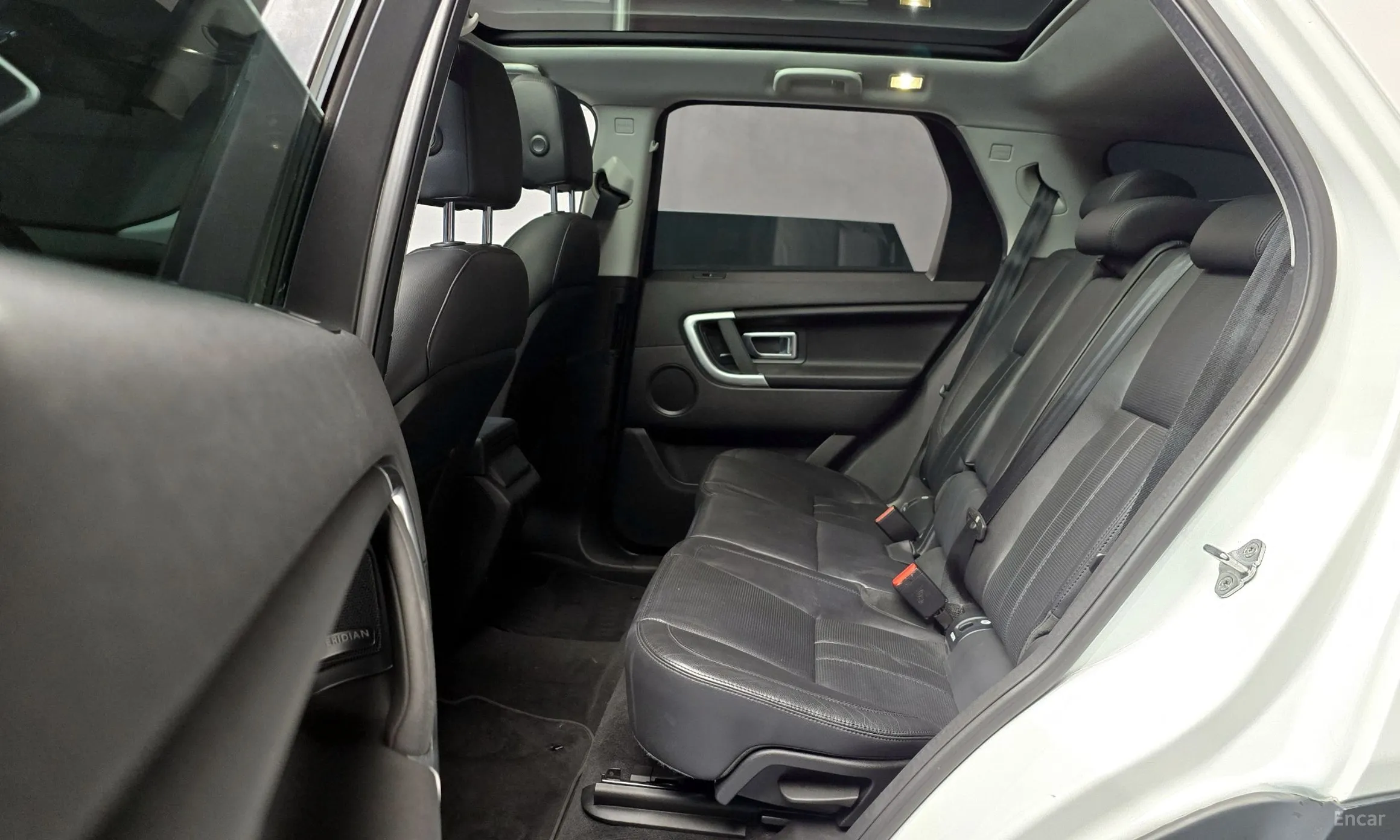 Land Rover Discovery Sports превью 13